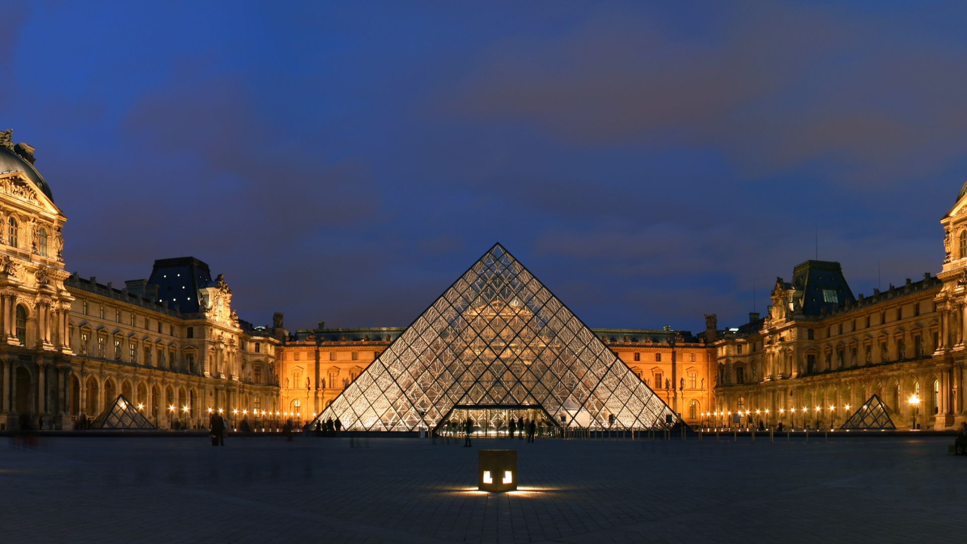 File:Cour Napoléon at night - Louvre.jpg