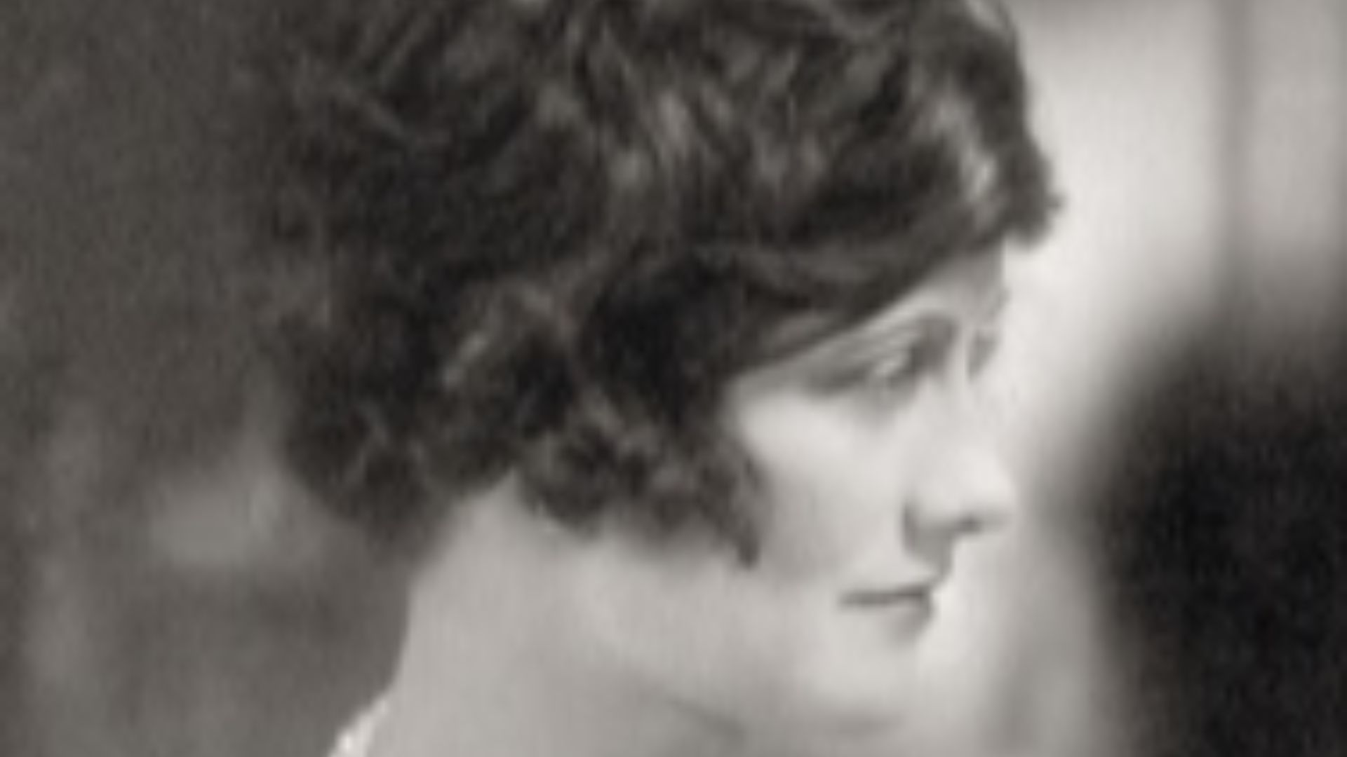 File:Coco Chanel, ca 1920.jpg