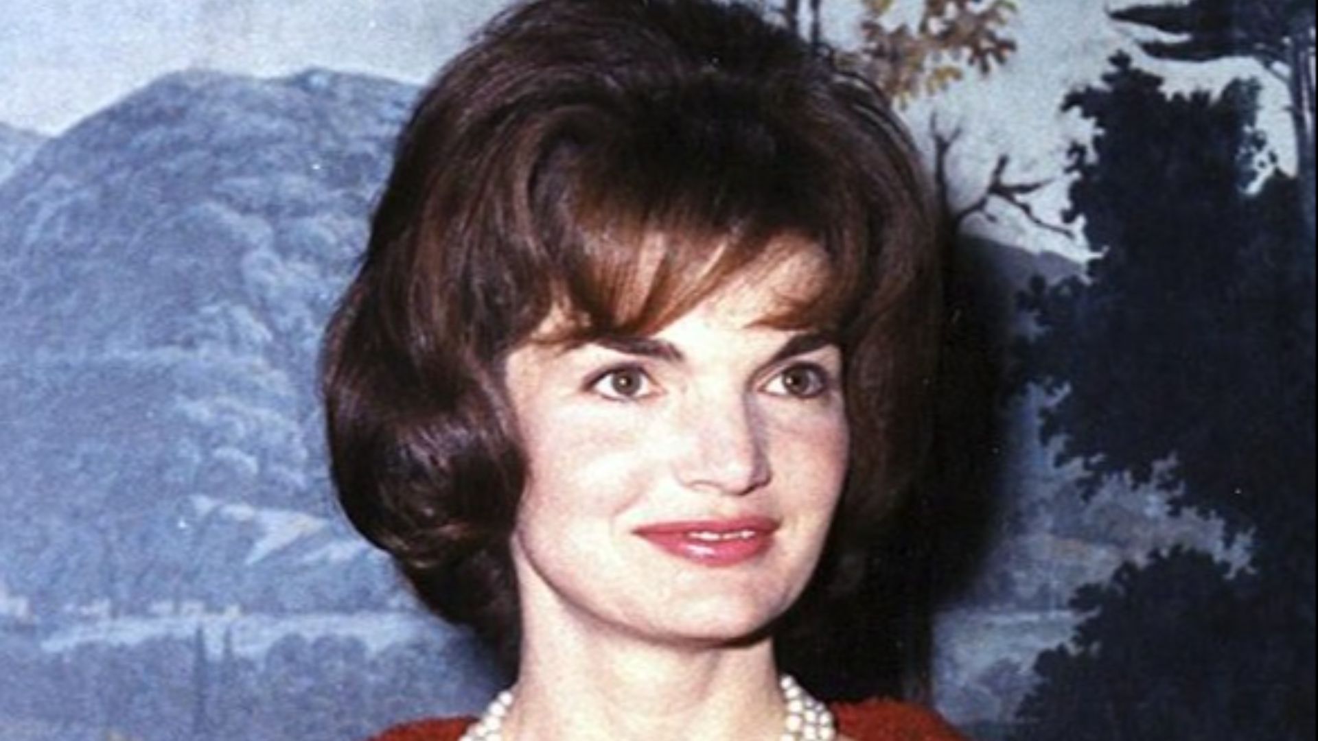 File:Mrs Kennedy in the Diplomatic Reception Room cropped.jpg