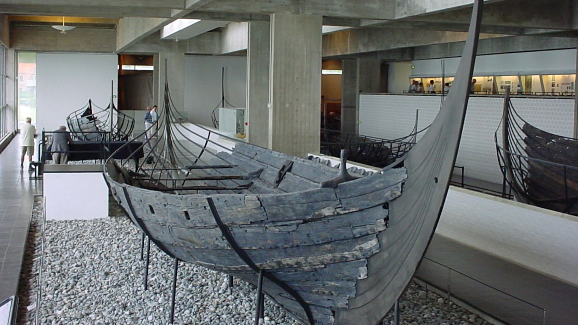 File:Skuldelev 3 in Vikingeskibsmuseet, Roskilde.JPG
