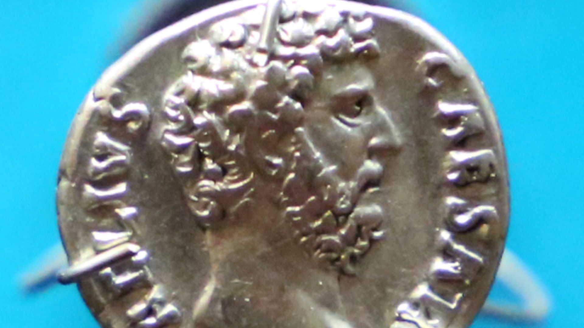 File:Adriano per aelio, monetazione, 117-138.jpg