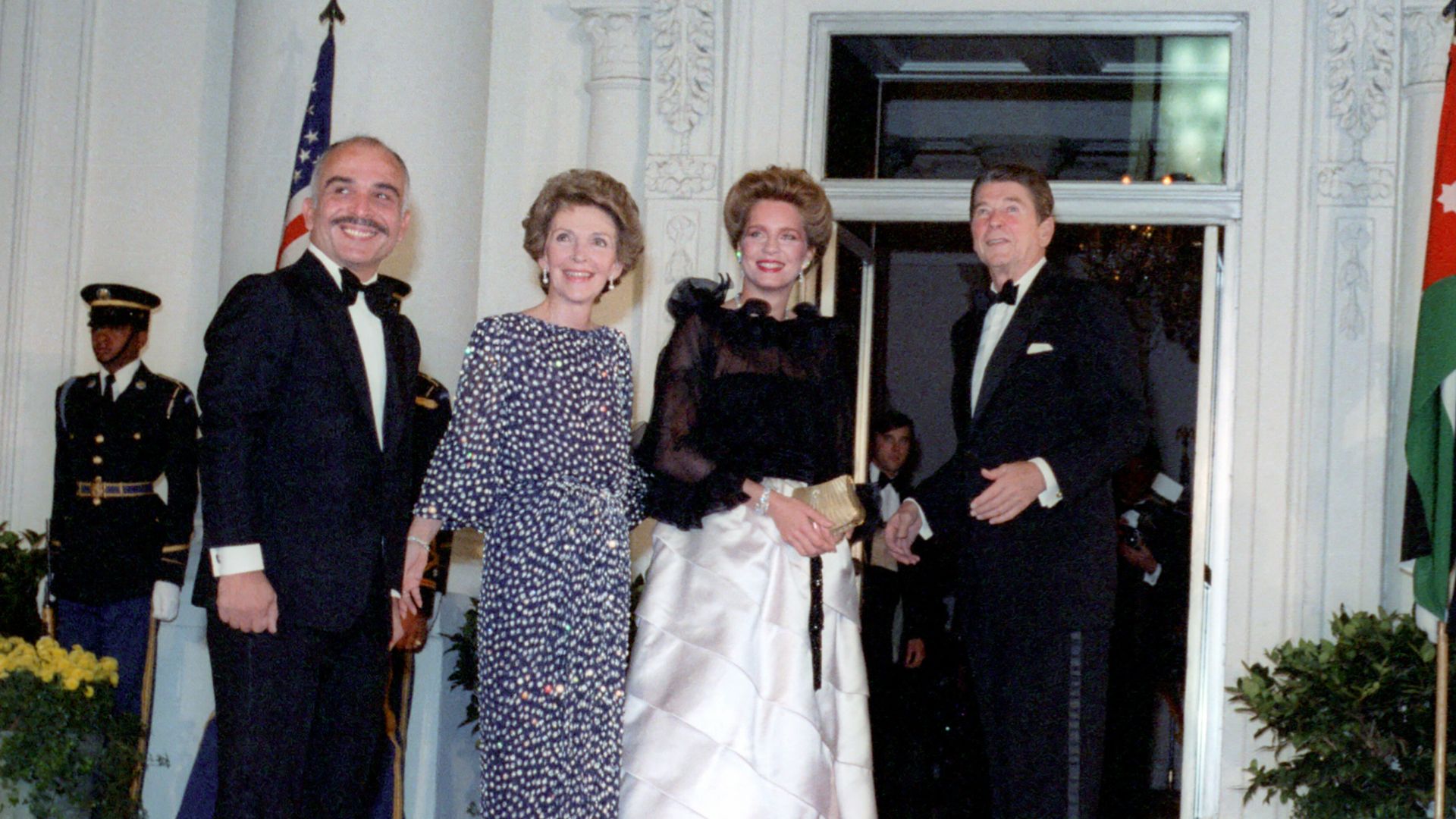 File:President Ronald Reagan and Nancy Reagan greet King Hussein I and Queen Noor.jpg