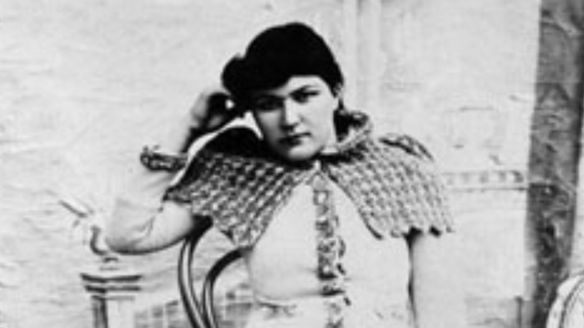 File:Iranian Woman, Qajar period, 4.jpg