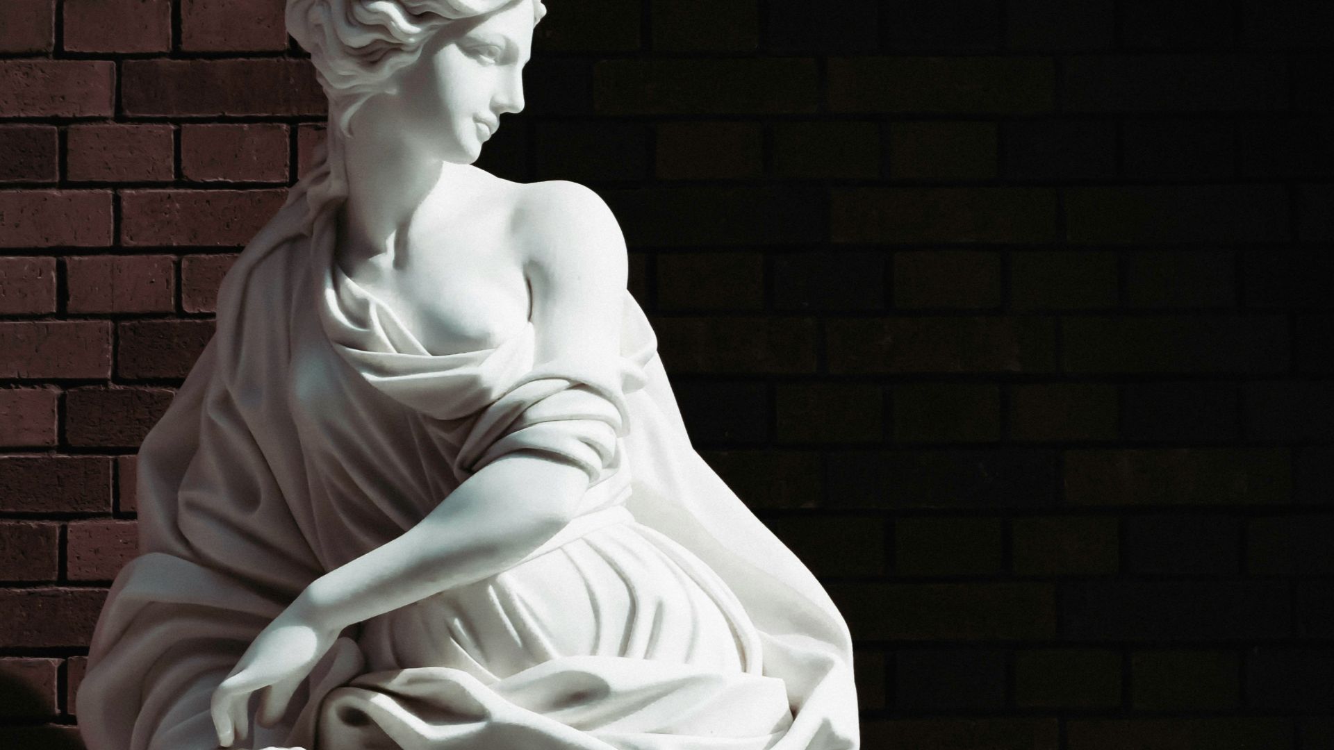 a statue of a person