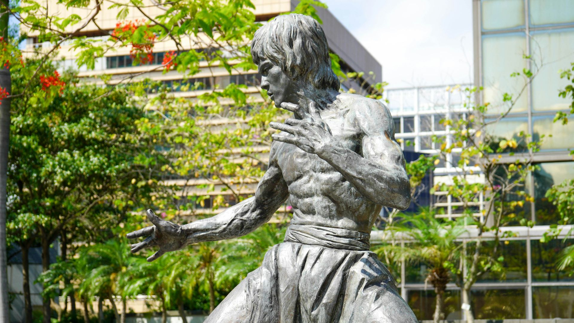 gray concrete statue of man