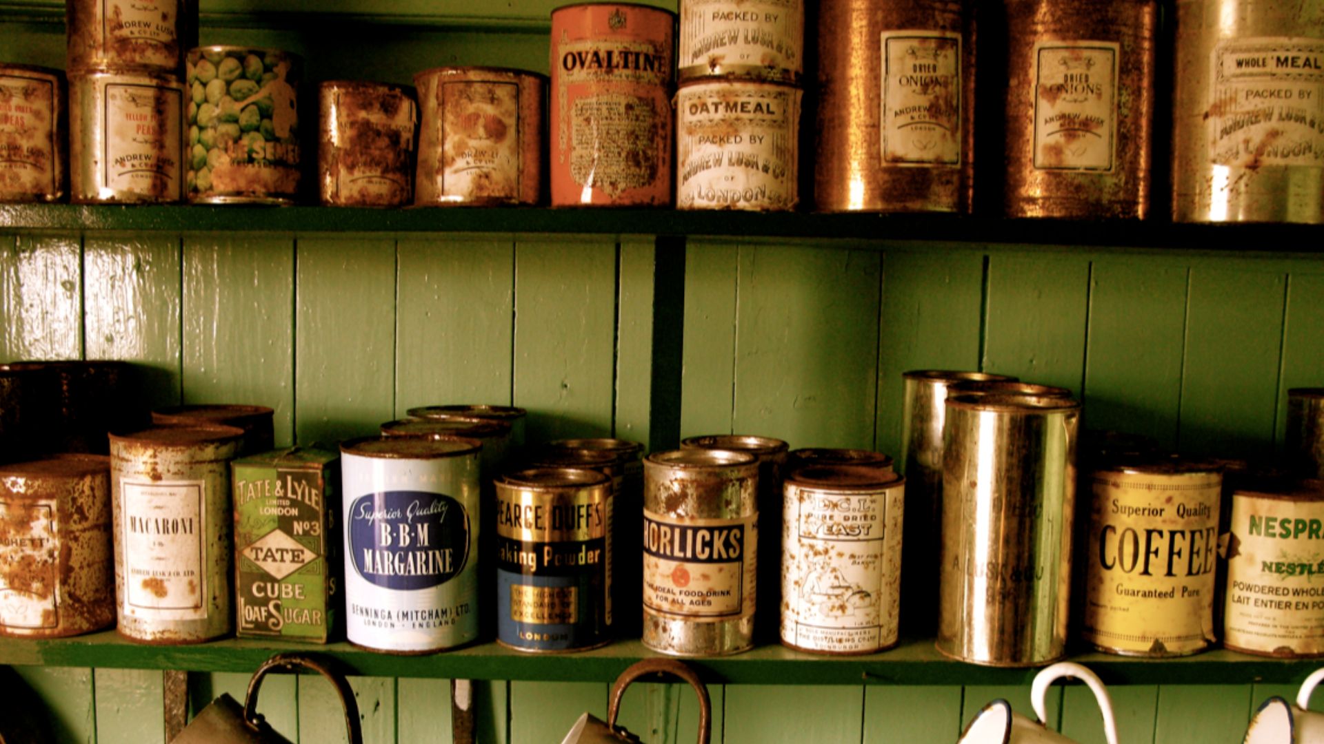 File:Tin cans (Port Lockroy, Antarctica).jpg
