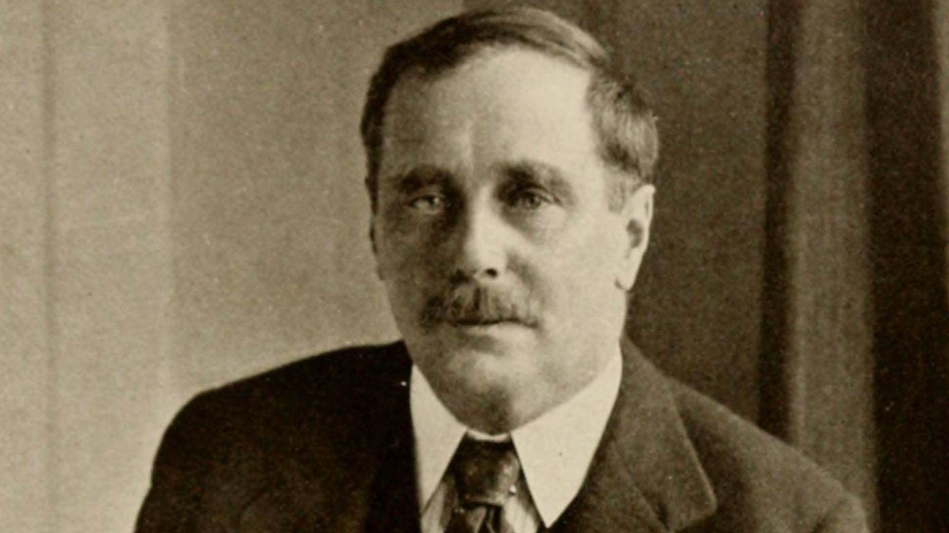 File:Portrait of H. G. Wells.jpg