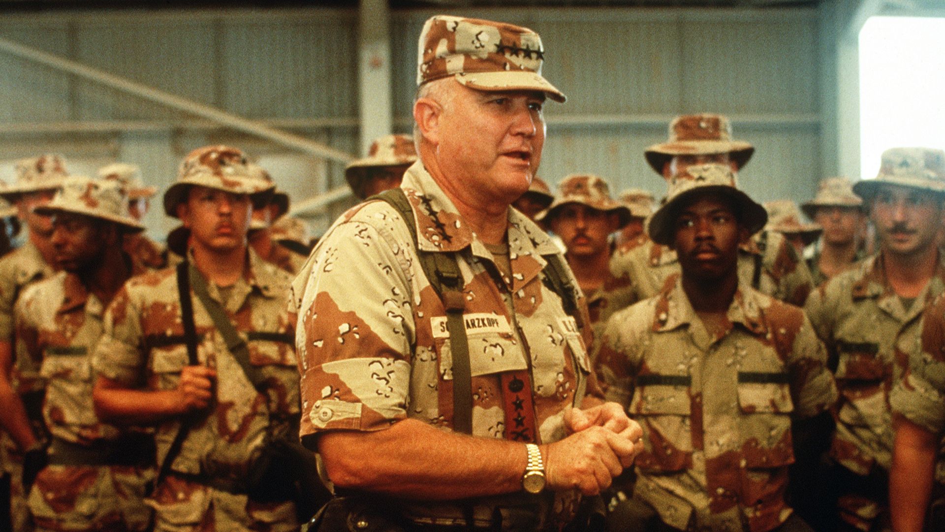 File:GEN. Norman H. Schwarzkopf, commander-in-chief, U.S. Central Command, speaks to soldiers inside a hangar while visiting a base camp during Operation Desert Shield - DPLA - 6ede271a00c83970ec2f680768dd6aea.jpeg