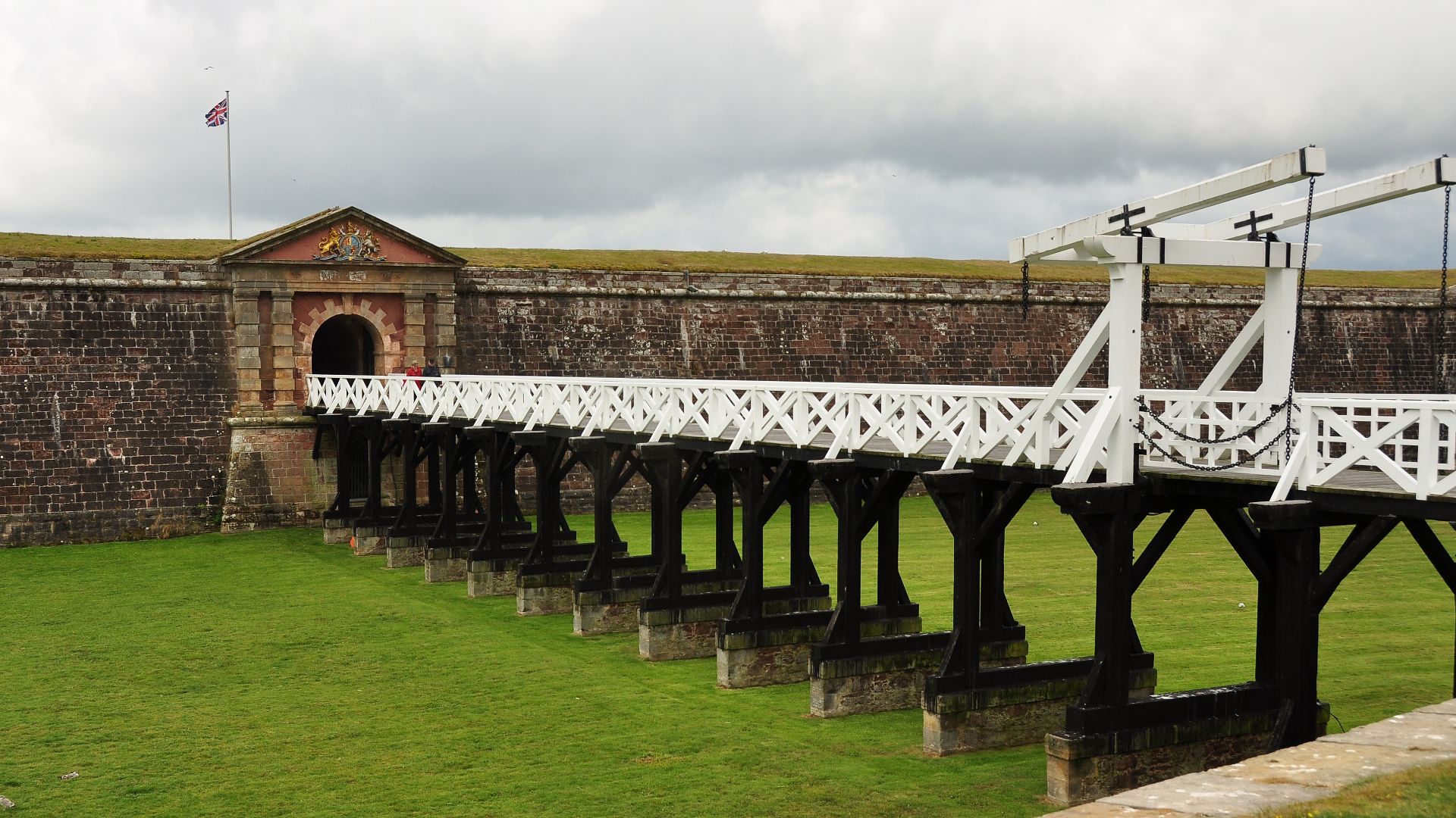 File:Fort George main entrance.JPG