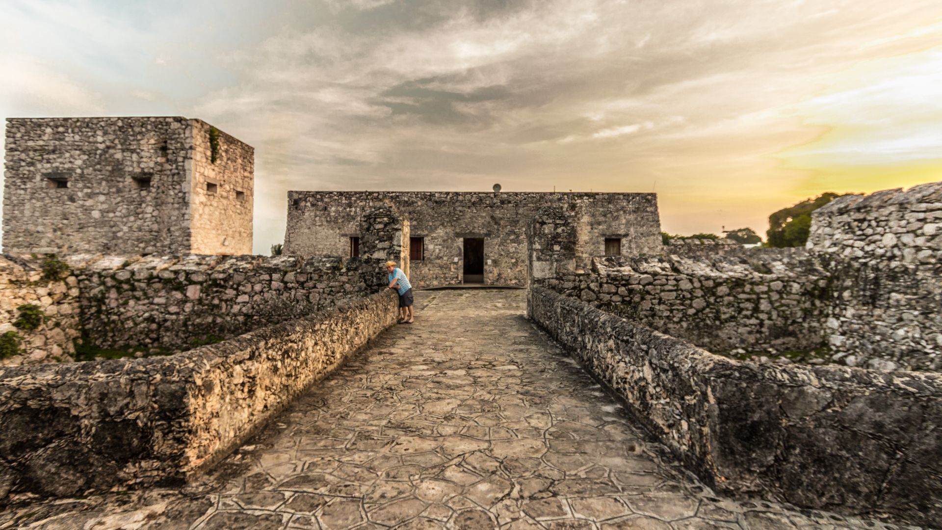 File:Bacalar, Quintana Roo, Mexico - Fort.jpg