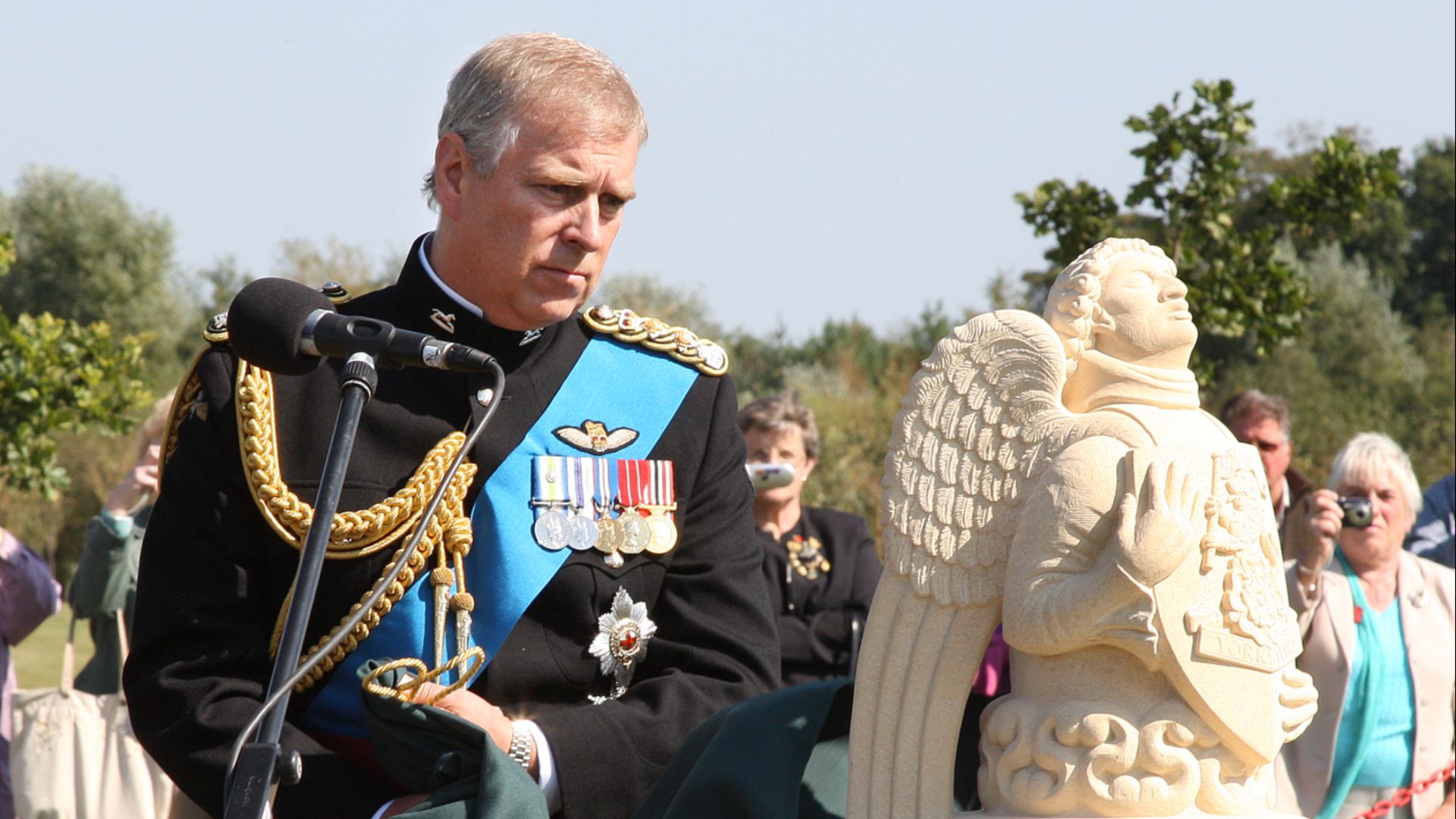 File:Prince Andrew unveiling a statue.jpg
