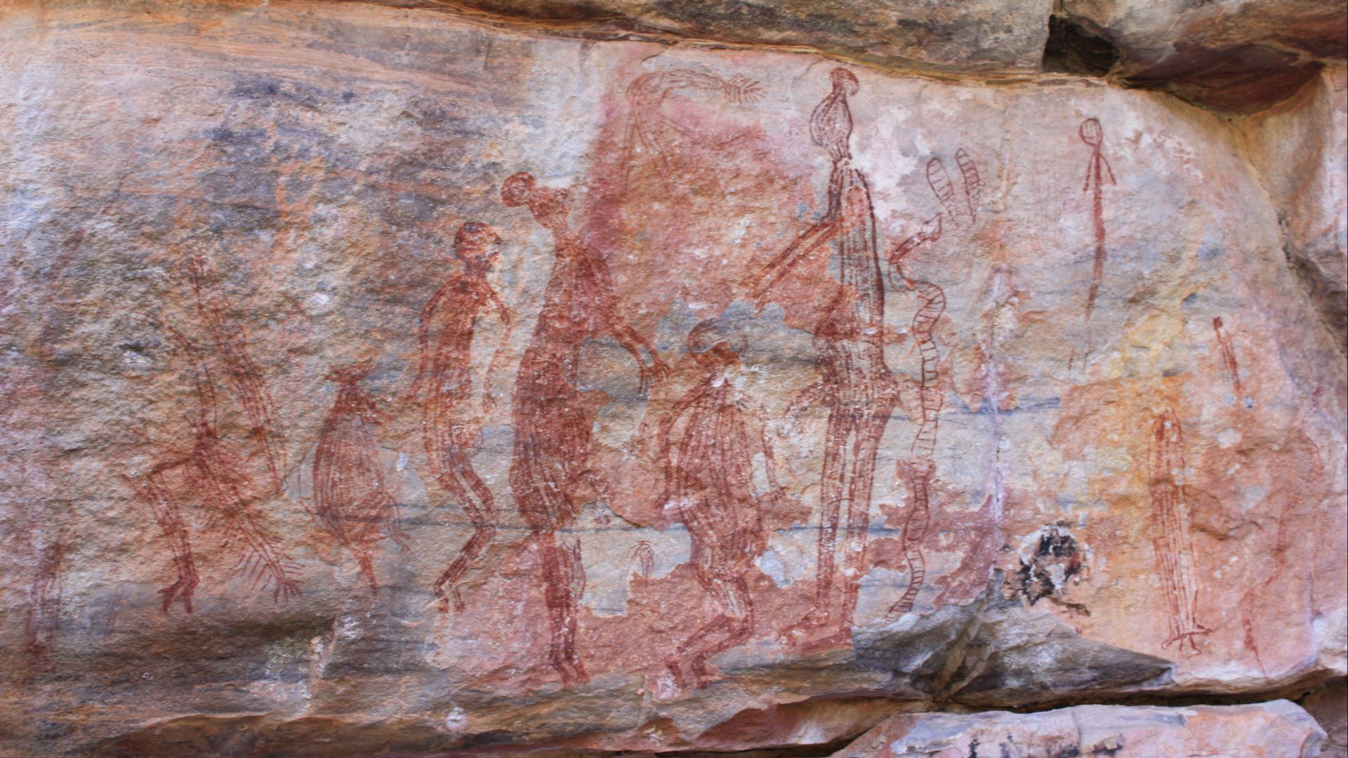 File:Ancient human figures in red - Google Art Project.jpg