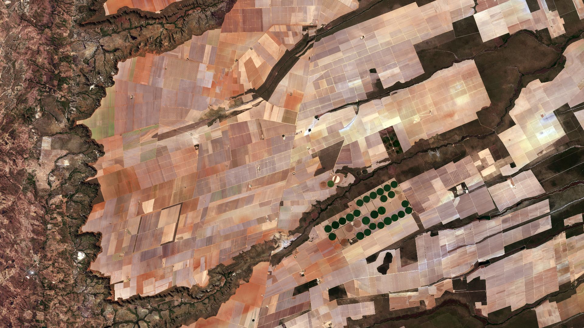 File:Central-eastern Brazil, by Copernicus Sentinel-2A satellite.jpg
