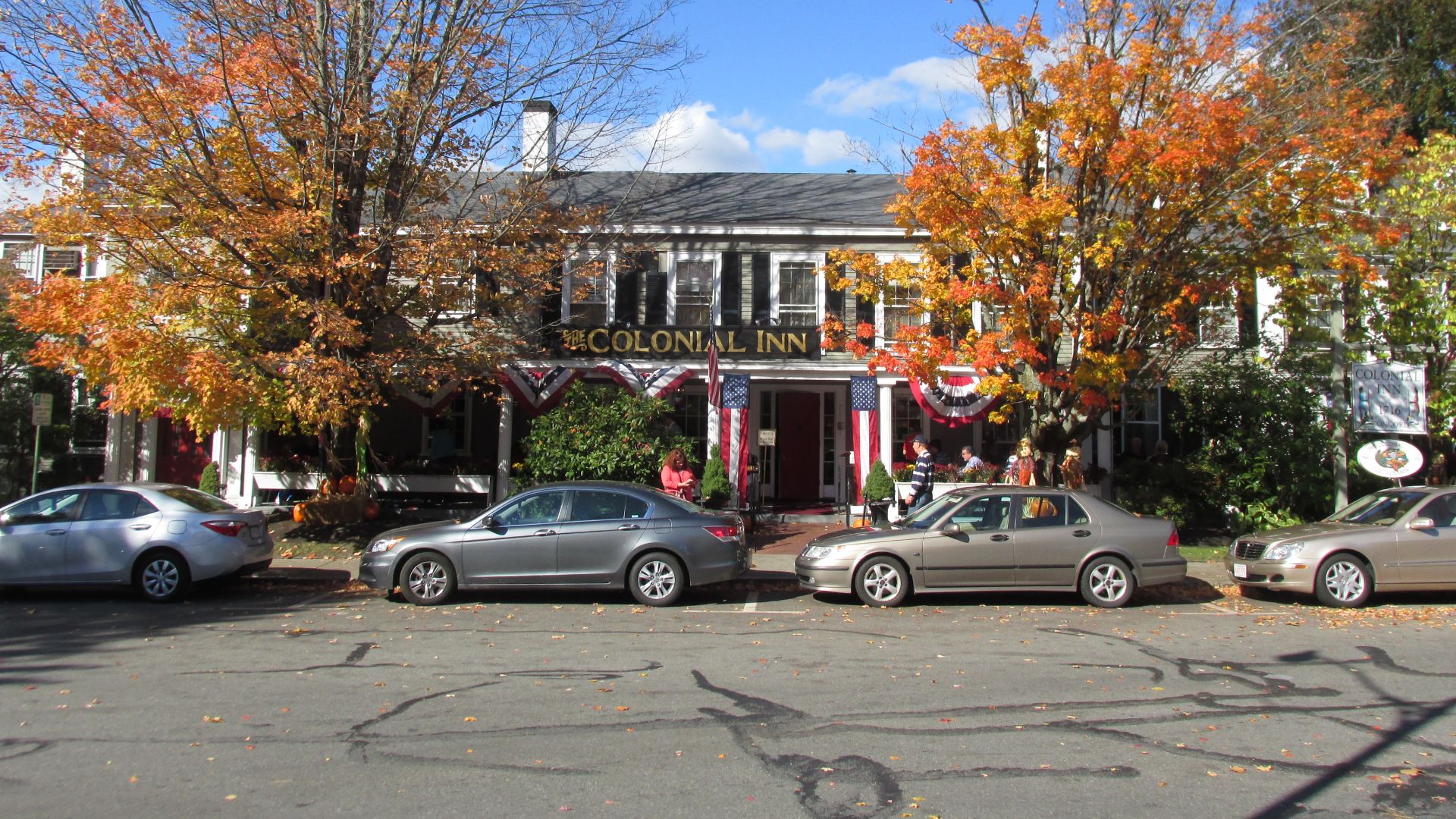 File:Colonial Inn, October 2013, Concord MA.jpg
