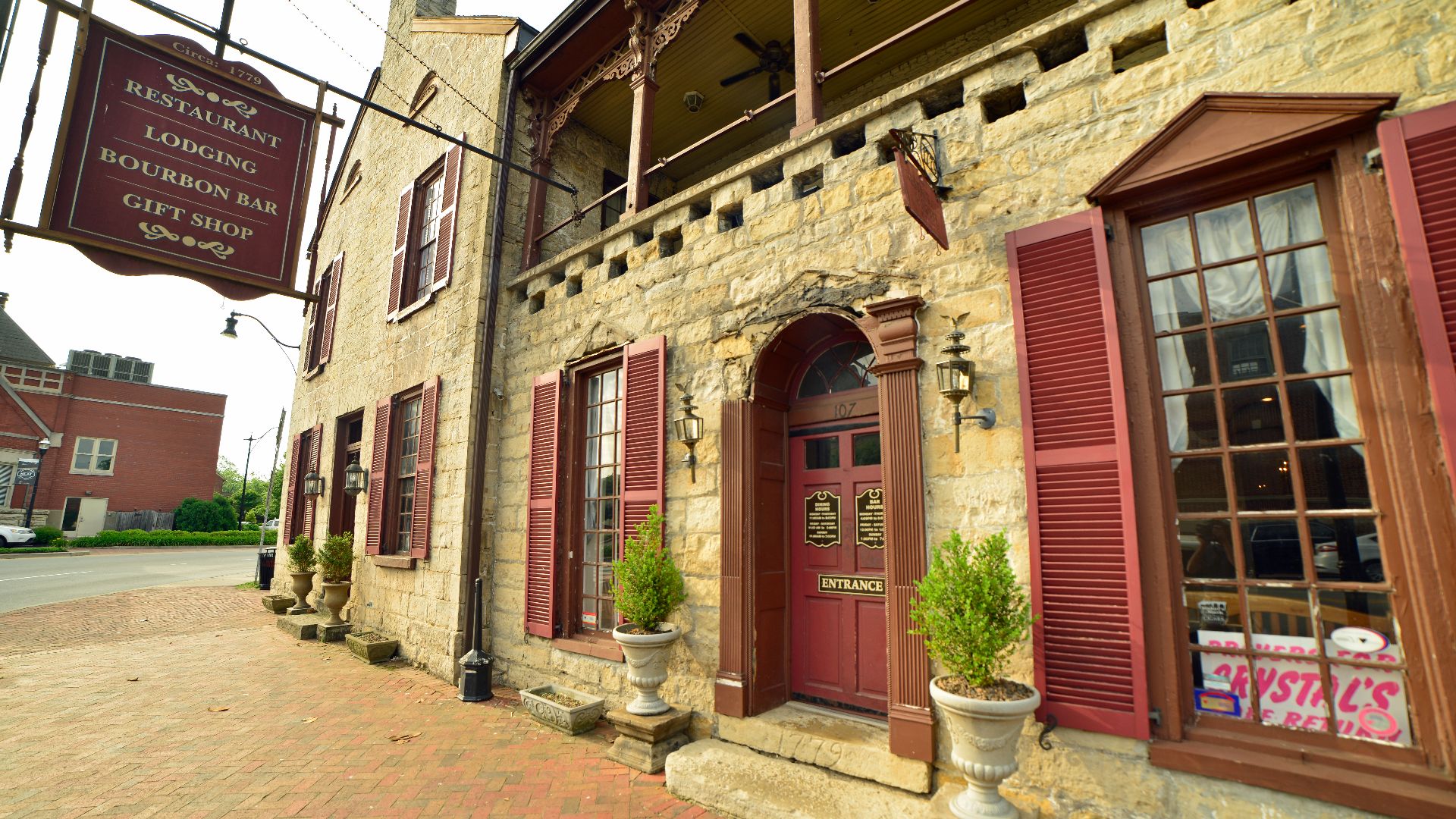 File:Old Stone tavern in Bardstown Kentucky.jpg