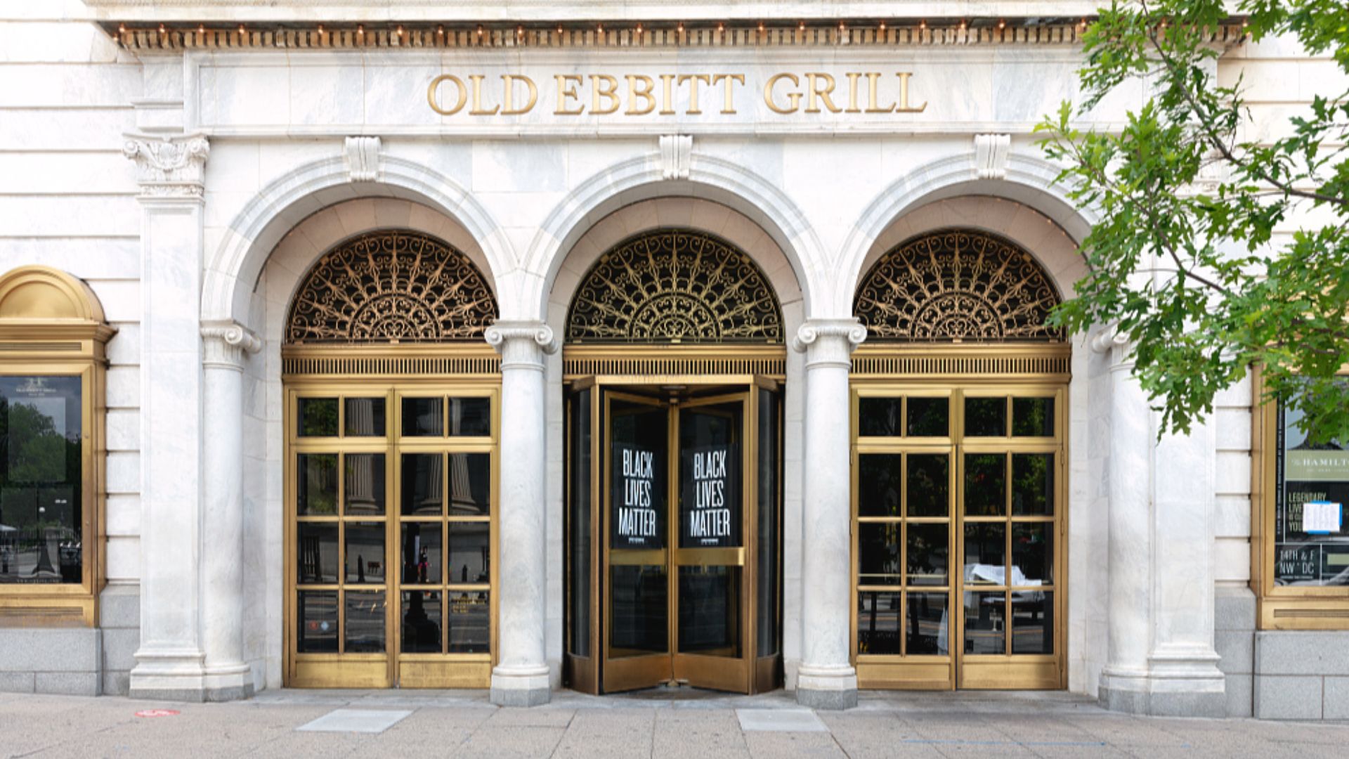 File:The Old Ebbitt Grill, a popular restaurant near the White House in Washington, D.C. on Juneteenth, a few days after the Black Lives Matter Protest in Washington, D.C.jpg