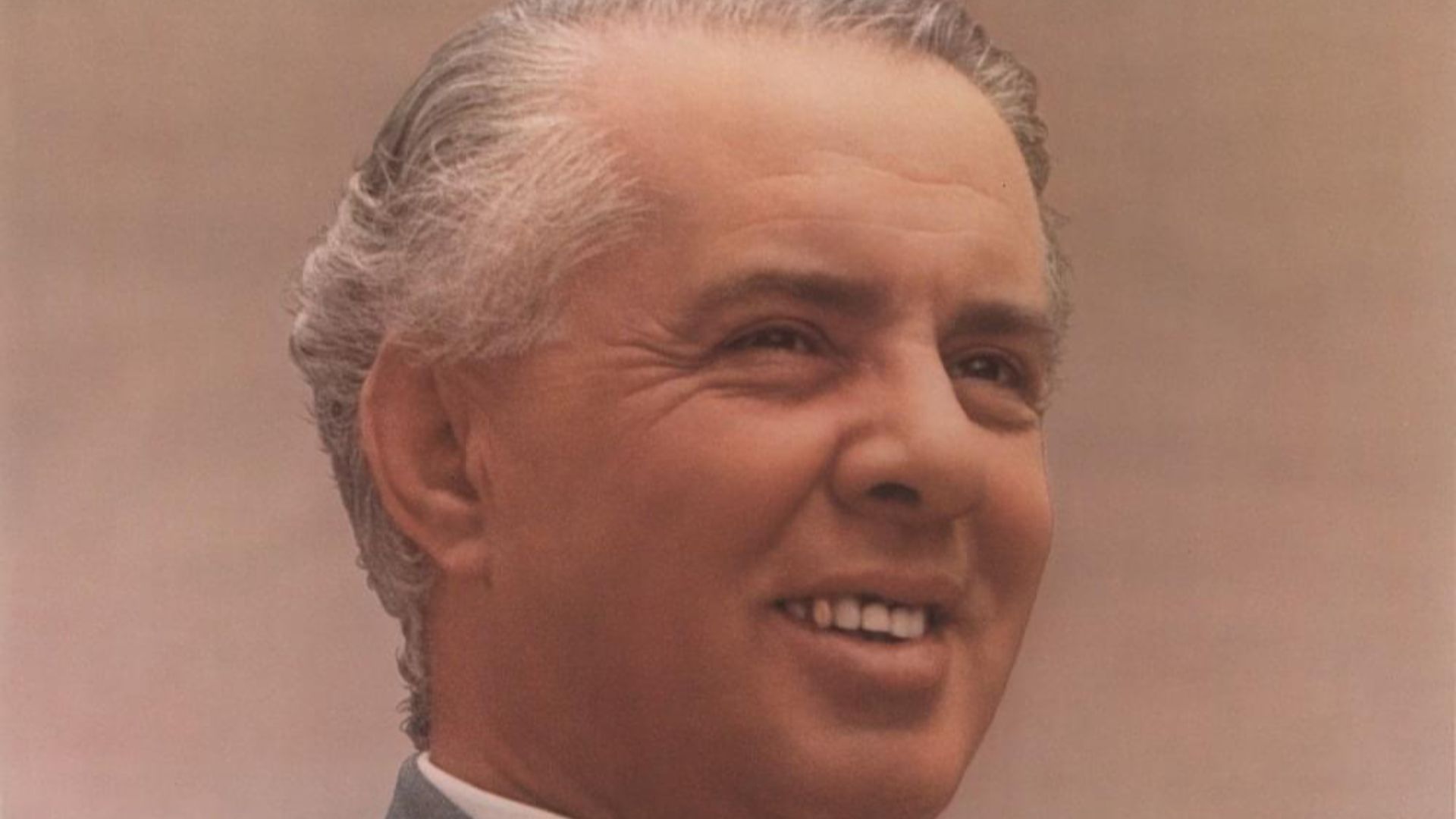 File:Enver Hoxha (portret).jpg
