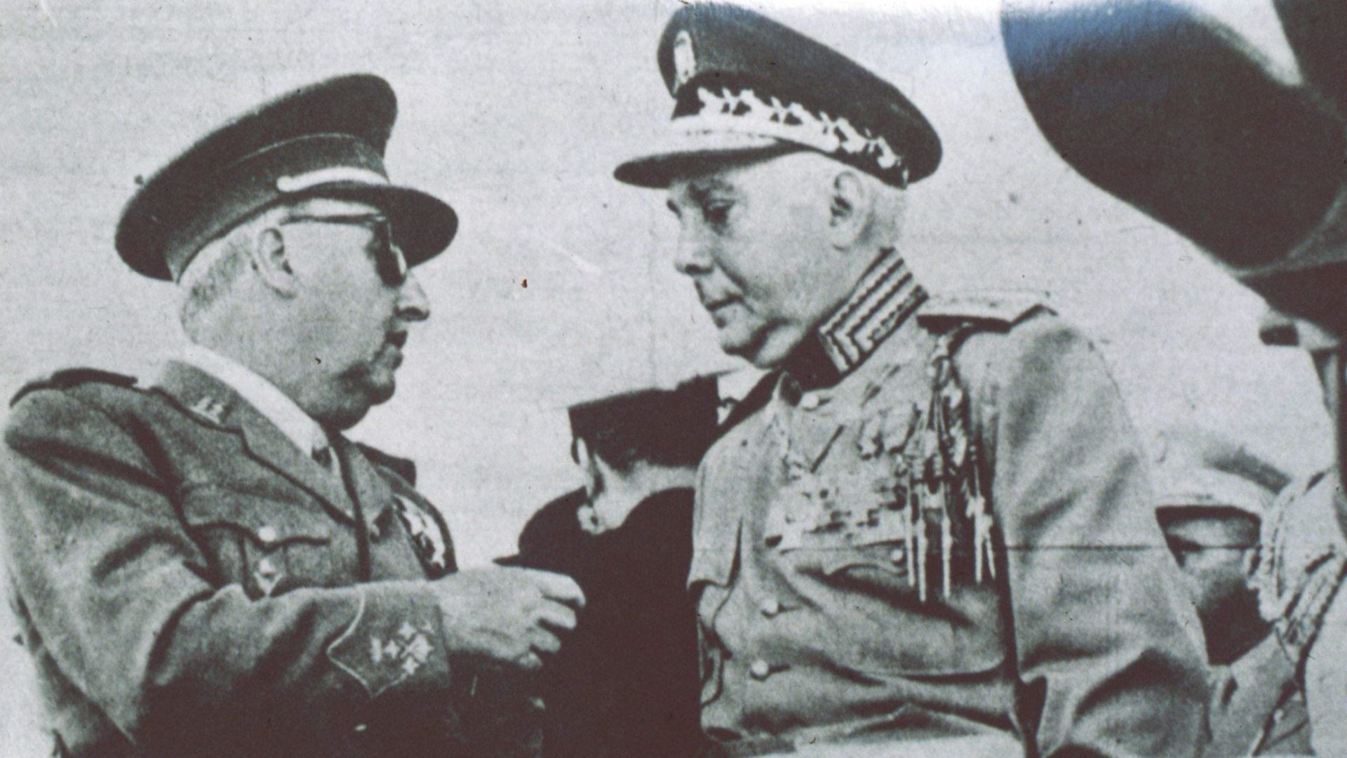 File:El Caudillo y Rafael L. Trujillo en una demostración 1.jpg