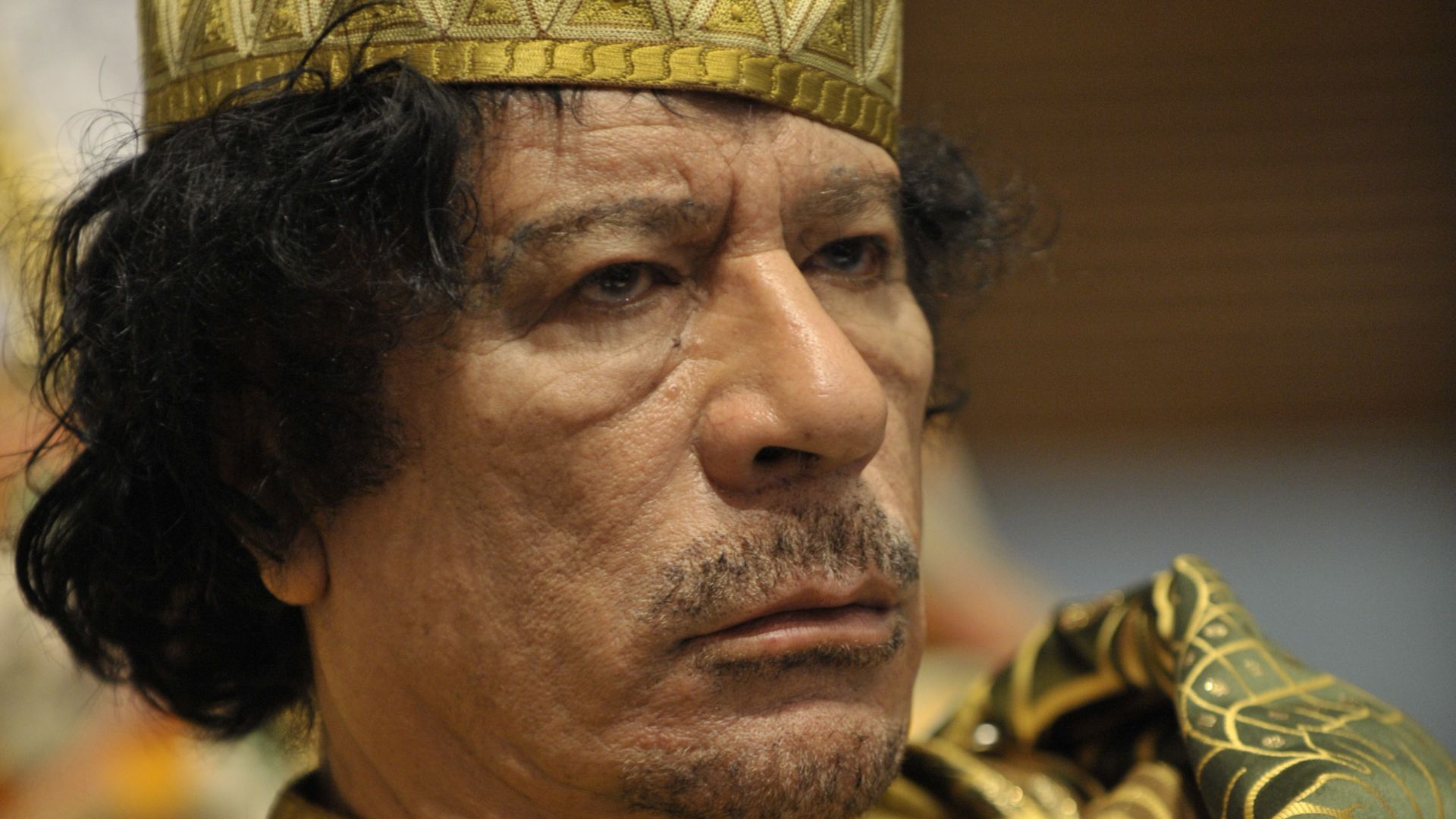File:Muammar al-Gaddafi at the AU summit.jpg