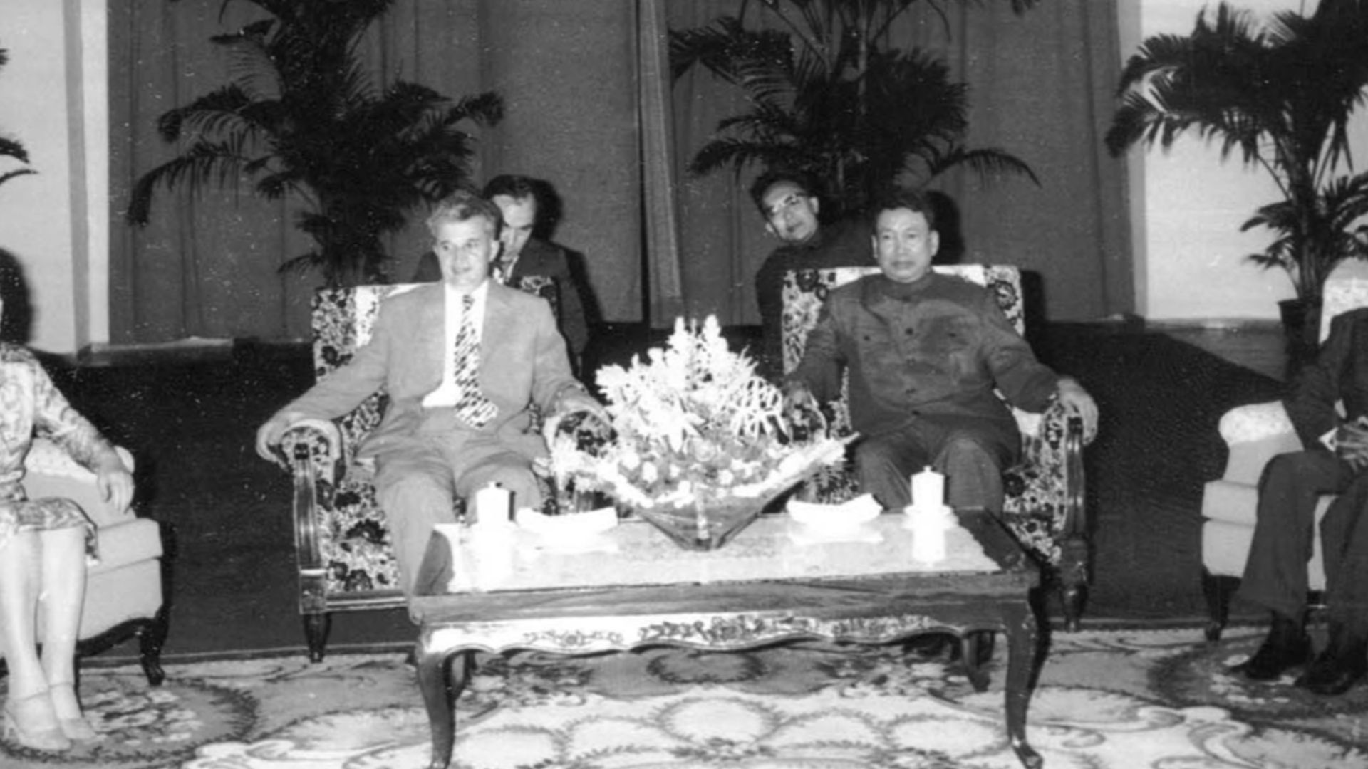 File:Nicolae Ceaușescu with Pol Pot.jpg