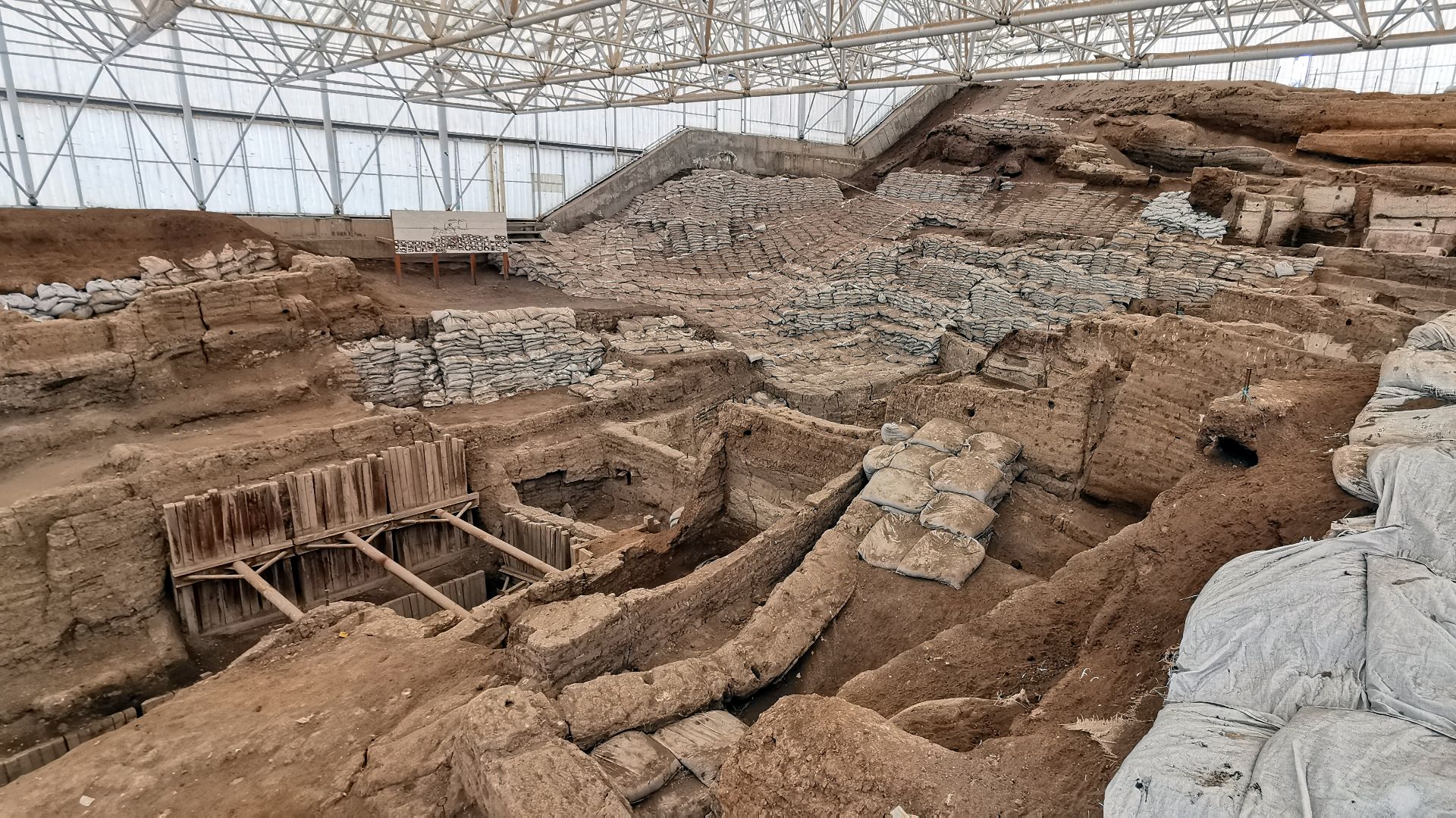 File:Çatalhöyük, 7400 BC, Konya, Turkey - UNESCO World Heritage Site, 09.jpg