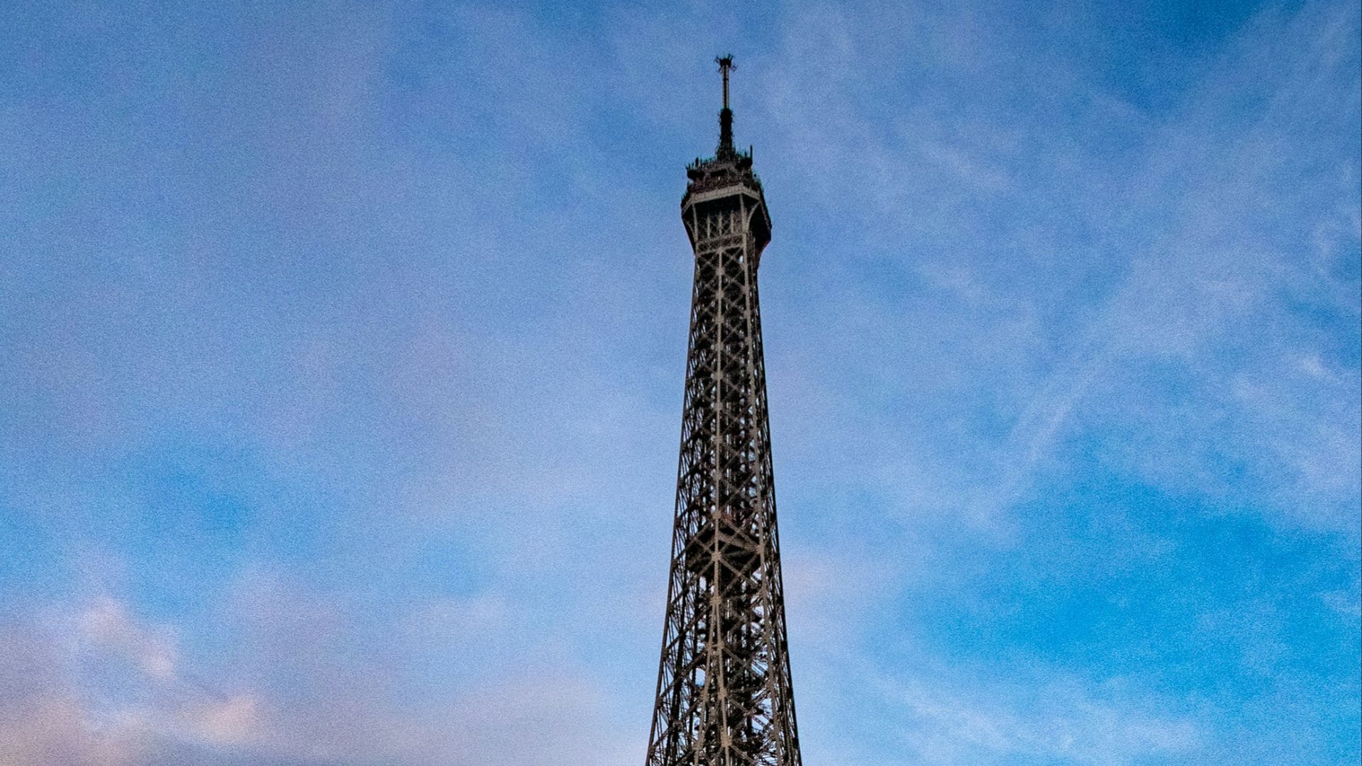 Eiffel Tower, Paris across body of water during daytime