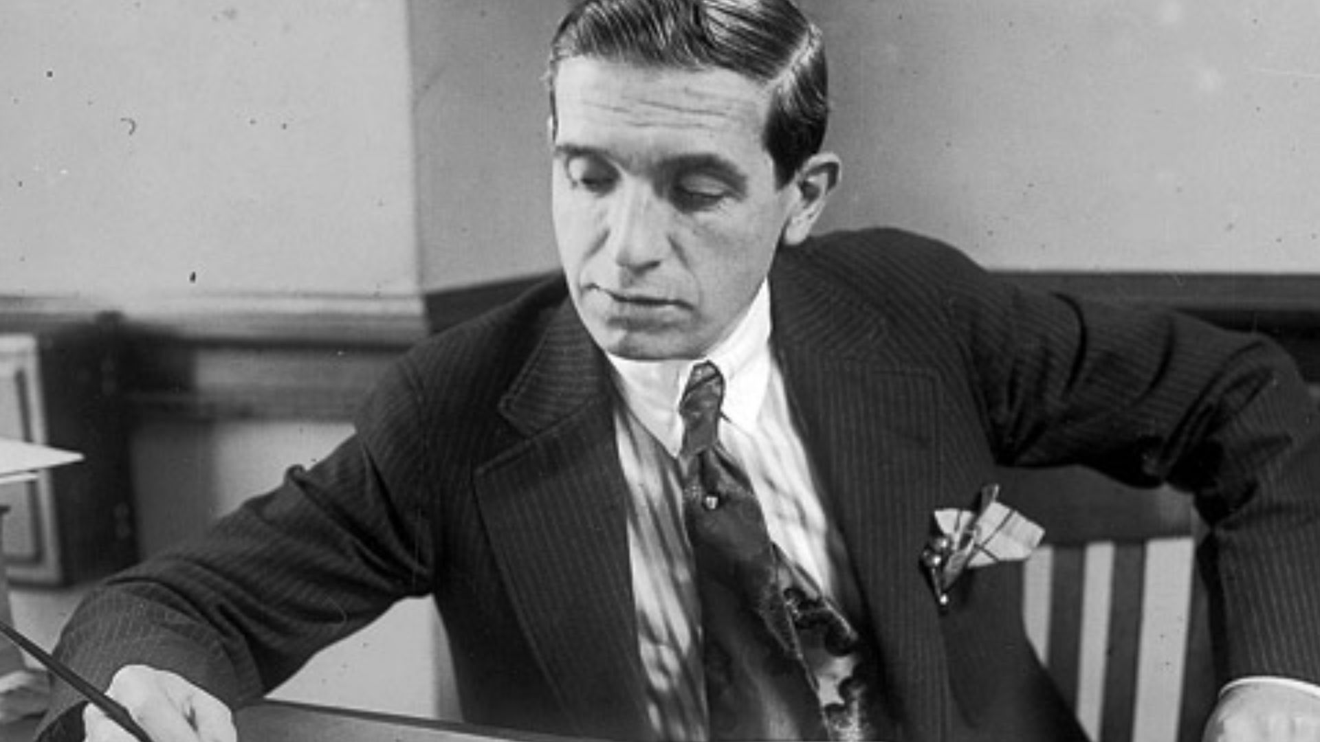 File:Charles Ponzi.jpg