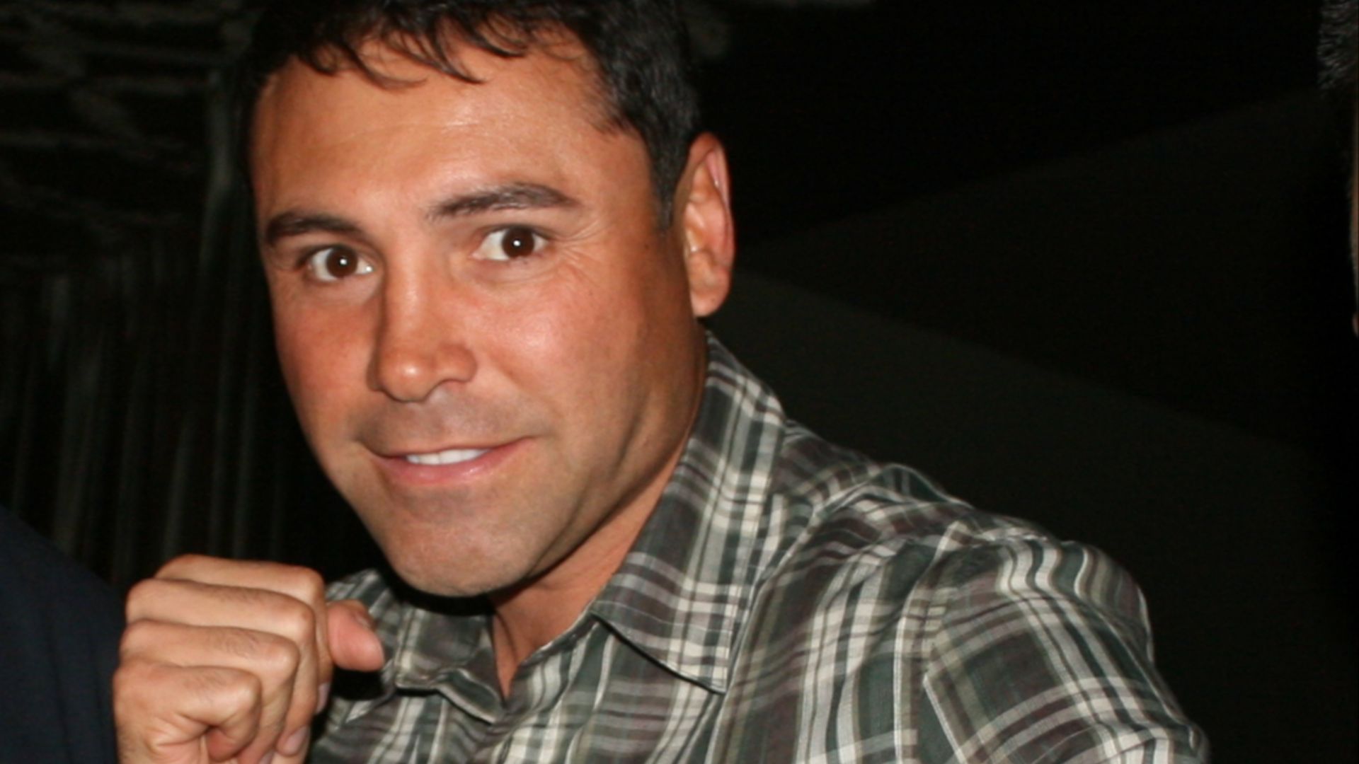 File:Oscar De La Hoya, Feb 2011.jpg