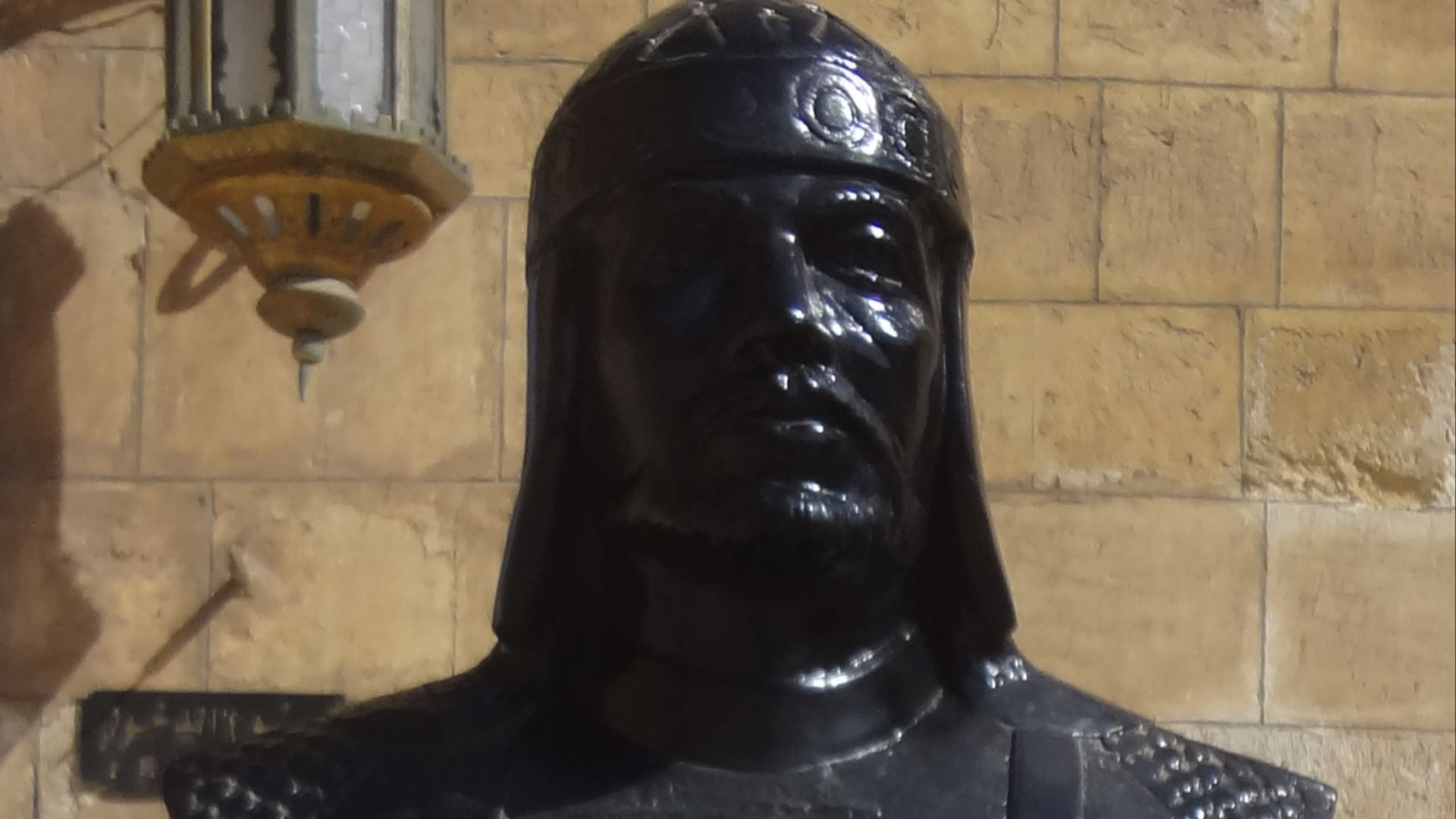 File:تمثال للسلطان الظاهر بيبرس (cropped).JPG