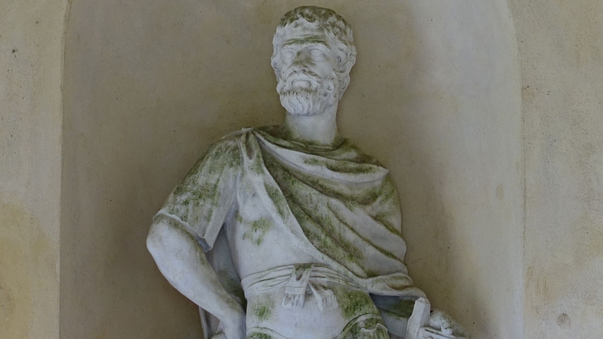 File:Epaminondas - Temple of Ancient Virtue, Stowe - Buckinghamshire, England - DSC07376 (cropped).jpg