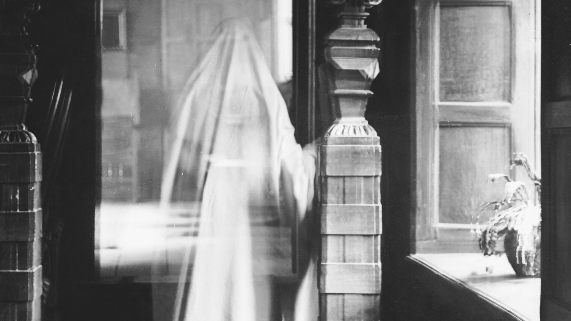 File:Image of a ghost, produced by double exposure in 1899.jpg