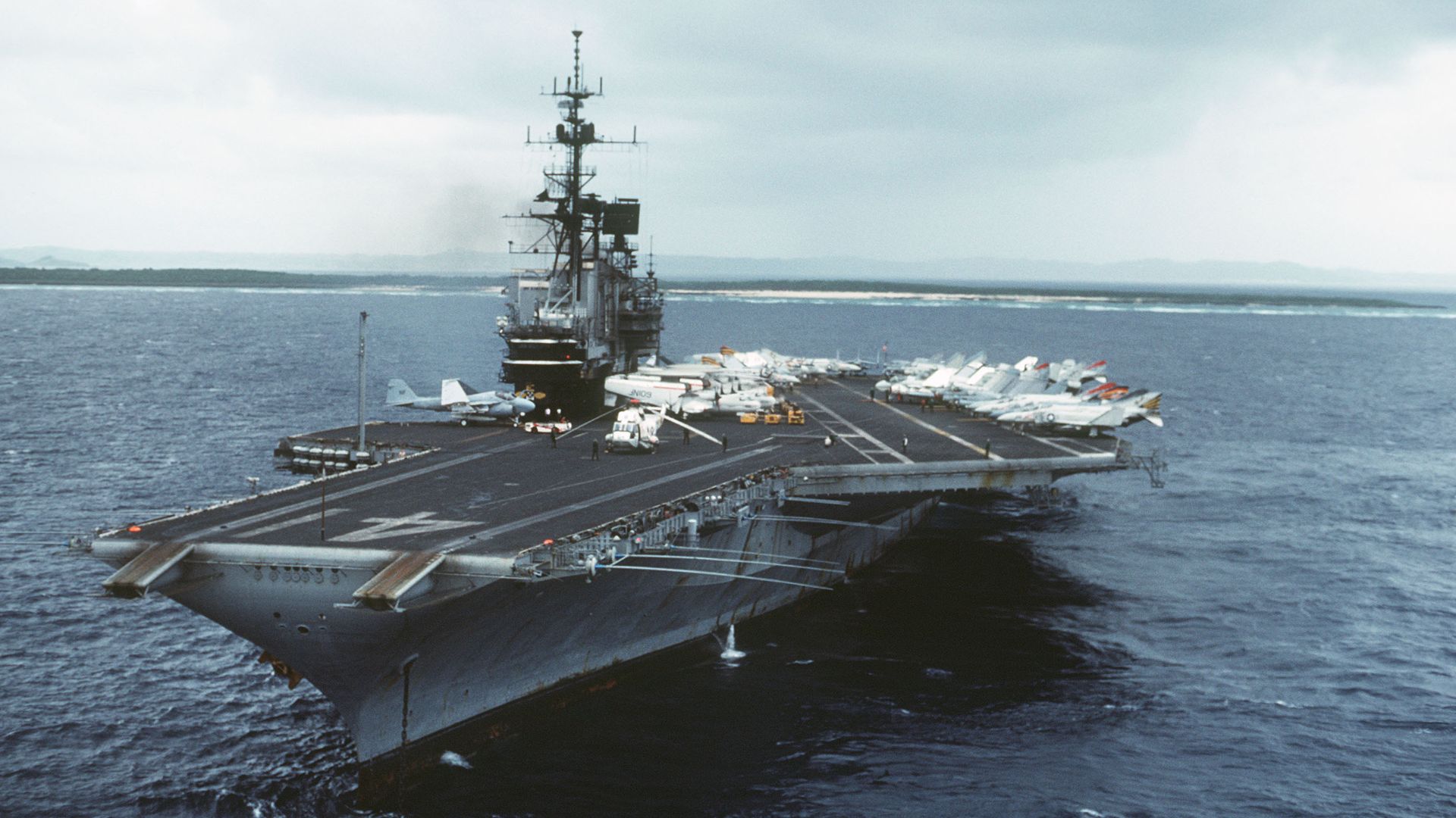File:USS Midway (CV-41) in Yokosuka port, 1984.jpg