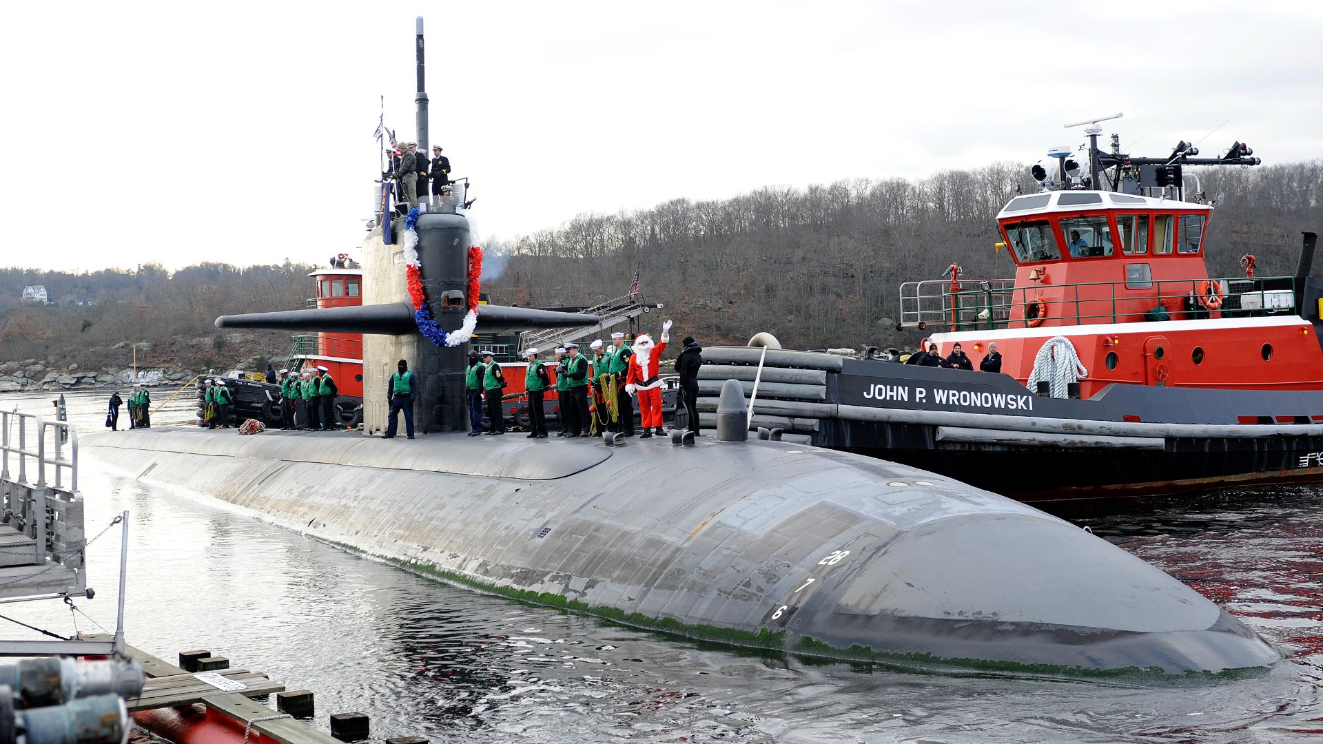 File:US Navy 081218-N-8467N-003 Santa waives to friends and family of the crew of the Los Angeles class submarine USS Providence (SSN 719).jpg