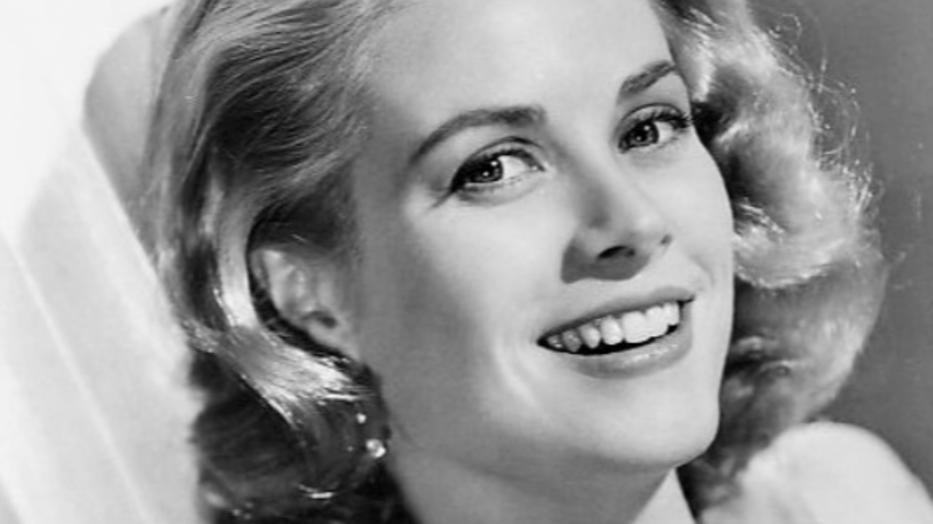 File:Grace Kelly 1956.jpg