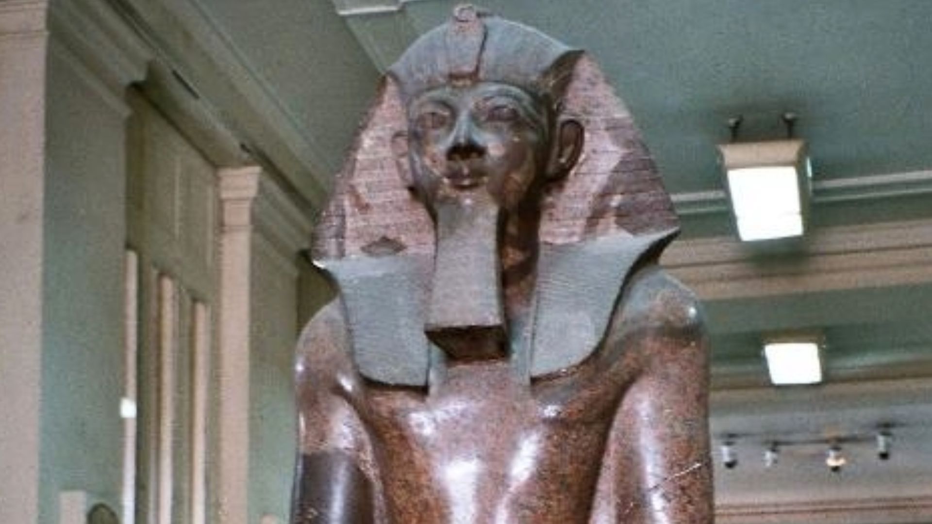 File:Egypt Queen Pharaoh Hatshepsut statue.jpg