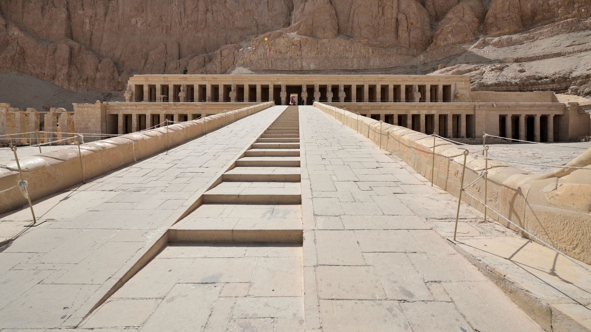 File:Djeser-Djeseru.Hatshepsut's temple (4).jpg