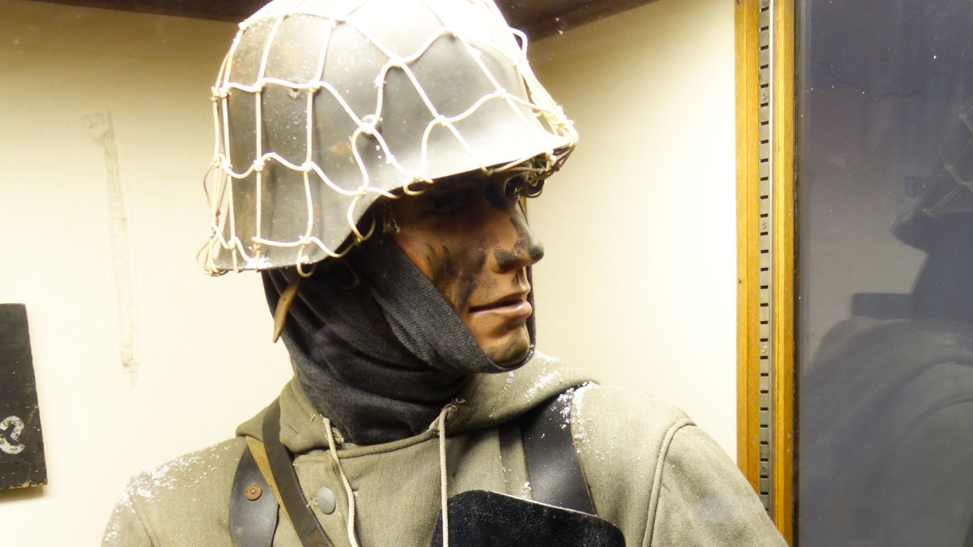 File:German cold weather uniform WWII (32658447641).jpg