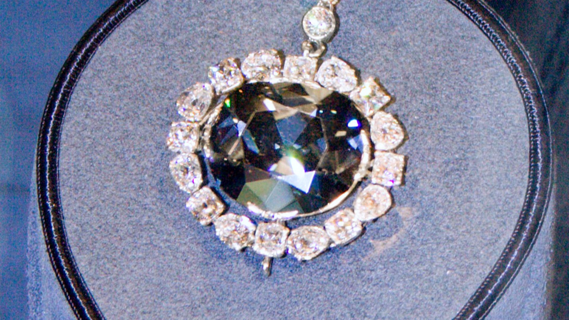 File:Hope Diamond.jpg