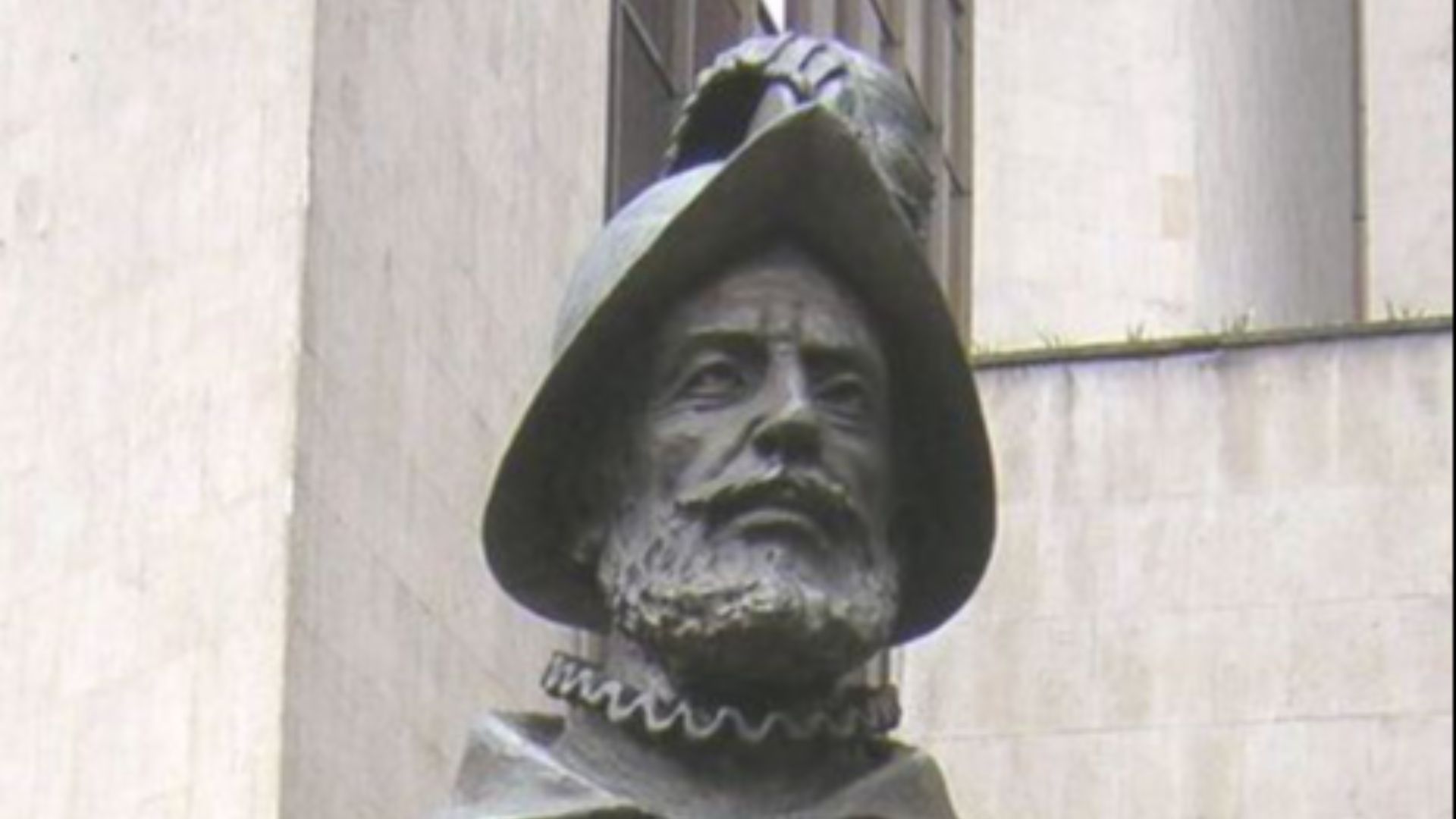 File:Gaspar de Rodas-Busto-Medellin.JPG