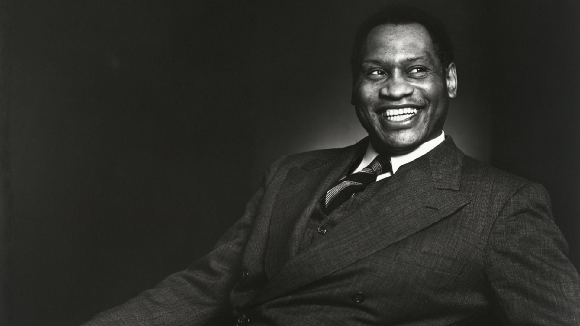 File:Paul Robeson by Karsh, 1941.jpg
