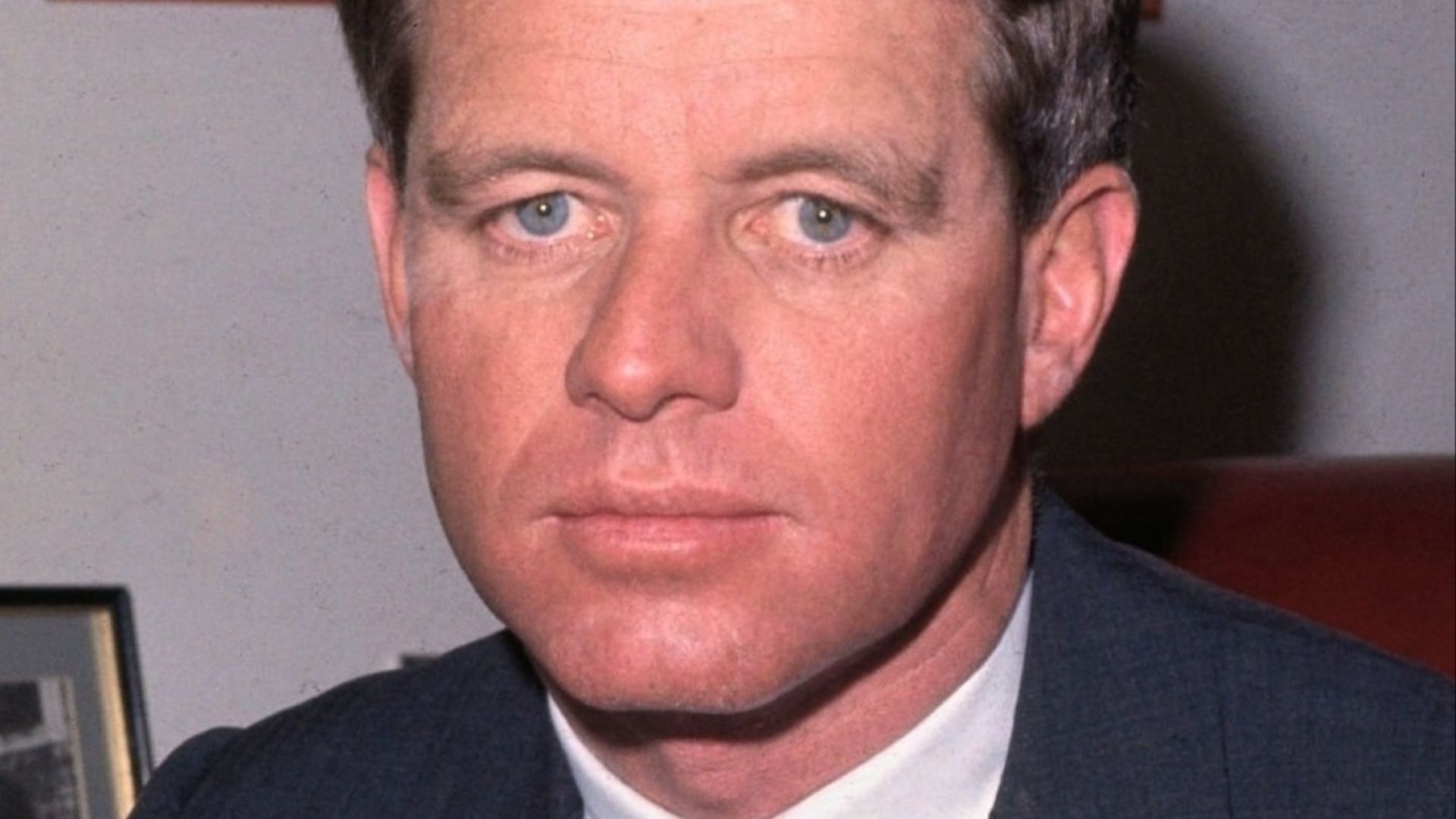 File:Robert F Kennedy cropped.jpg