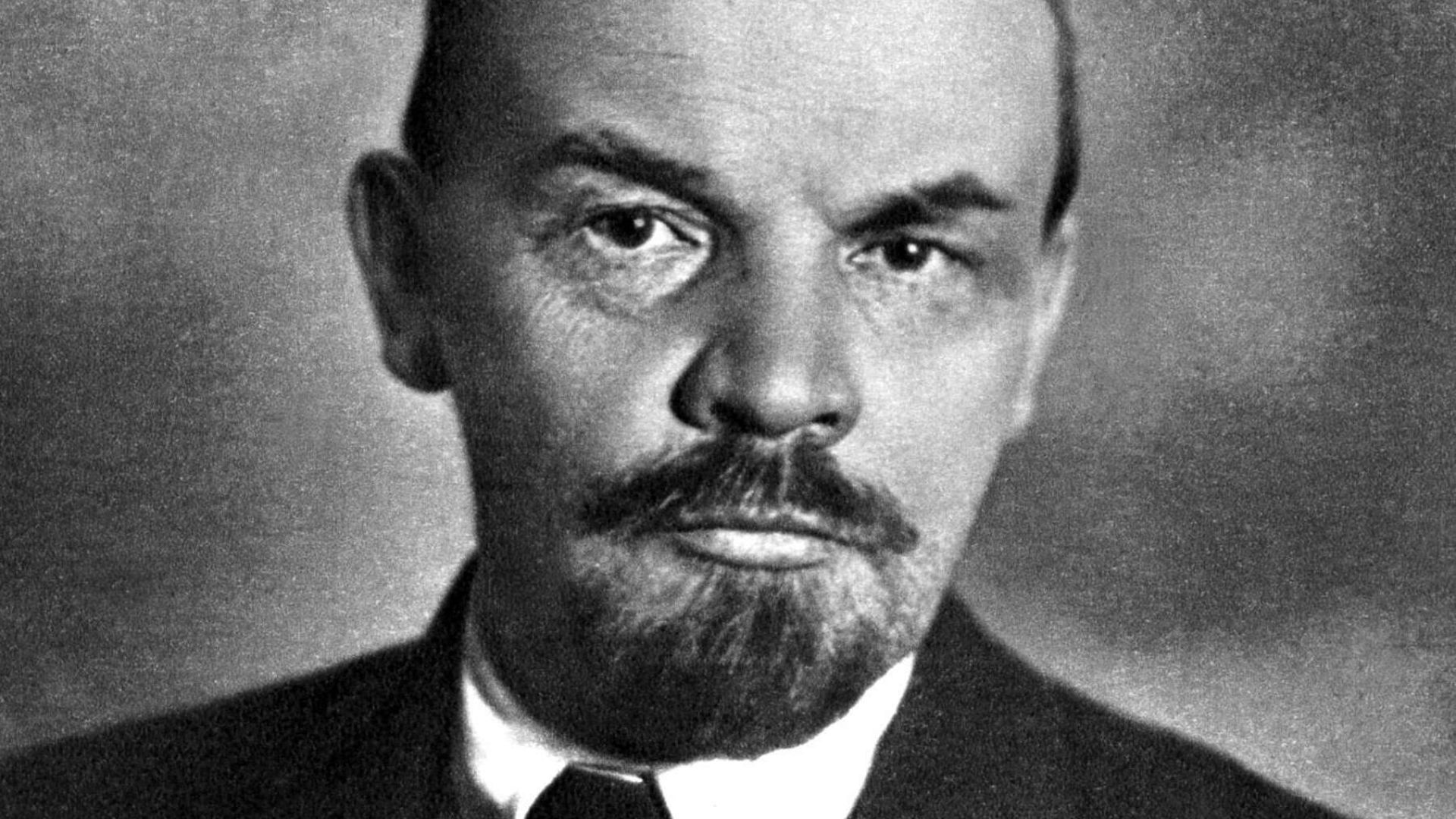 File:Lenin in 1920 (cropped).jpg