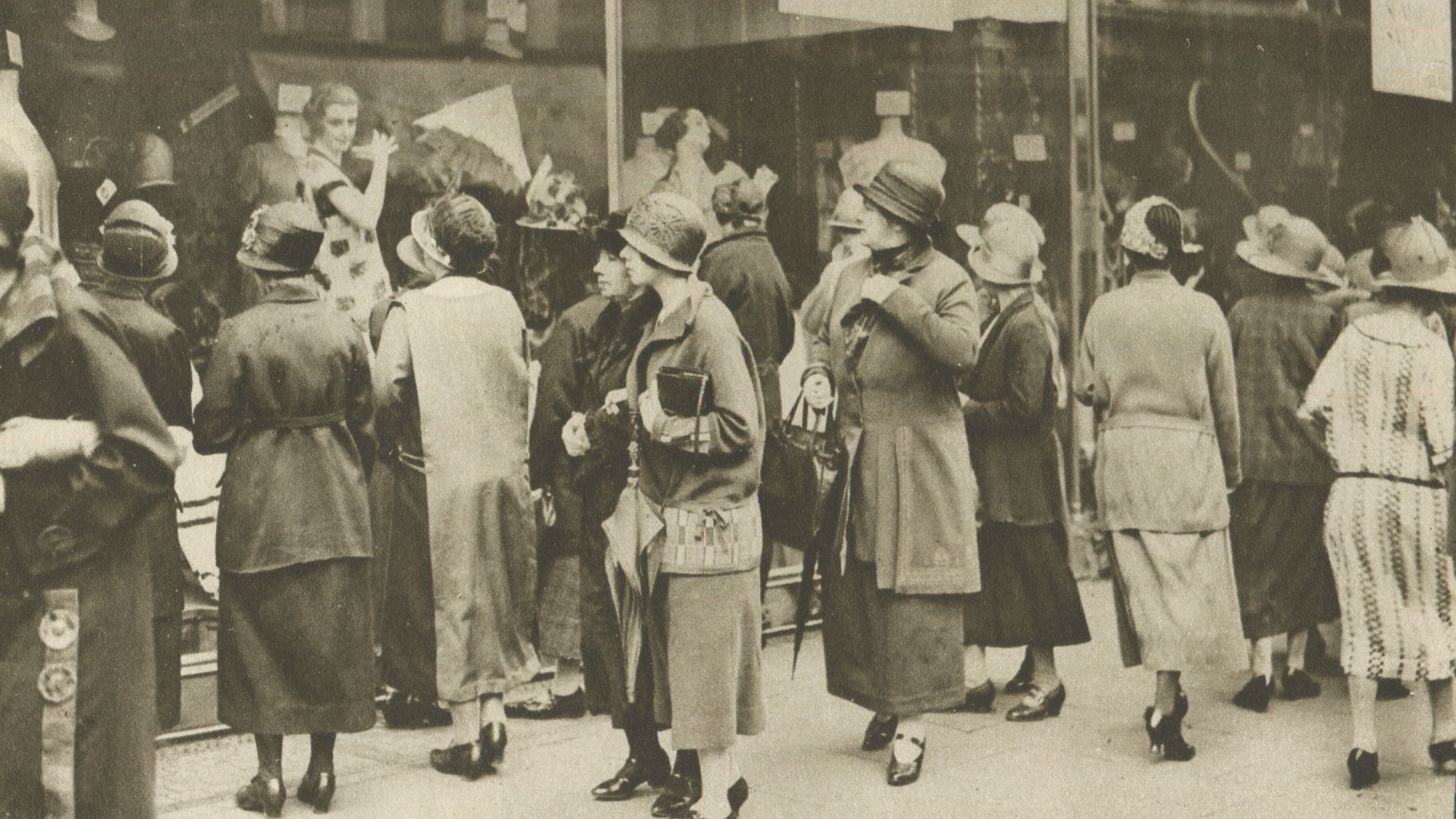 File:Wonderful London (1927) 17 – Kensington High Street.jpg