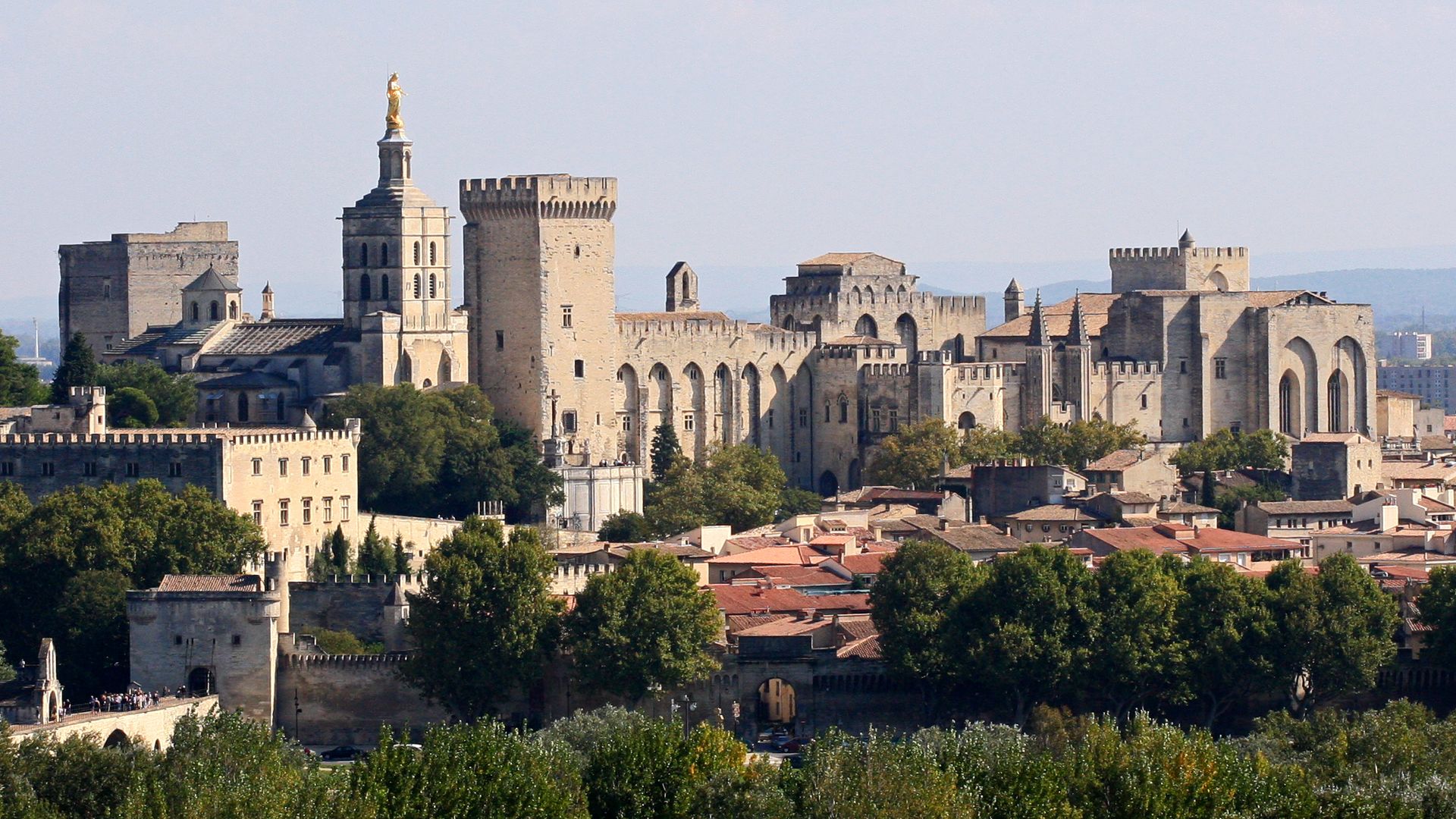 File:Avignon, Palais des Papes depuis Tour Philippe le Bel by JM Rosier.jpg