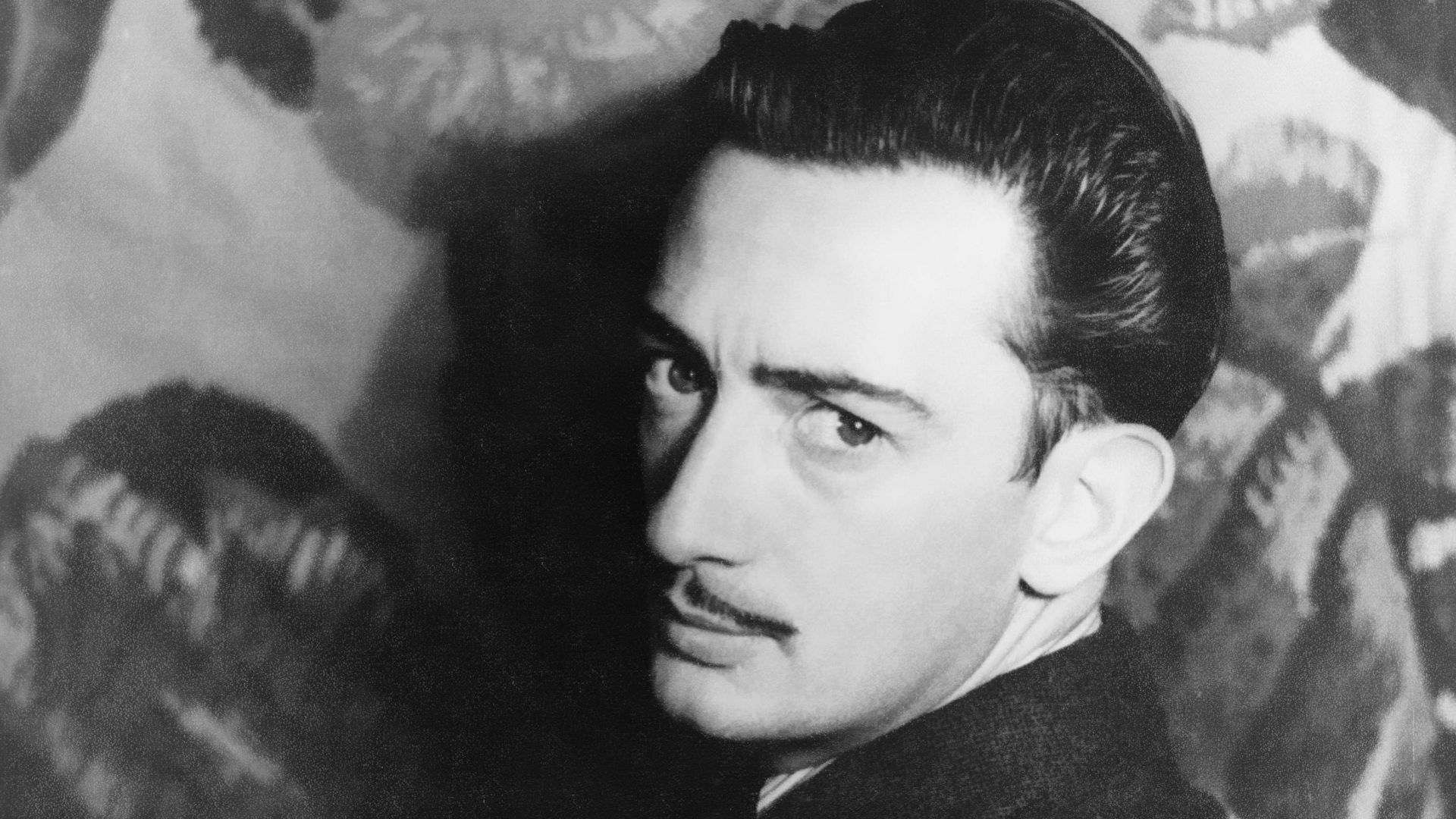File:Salvador Dalí 1939.jpg