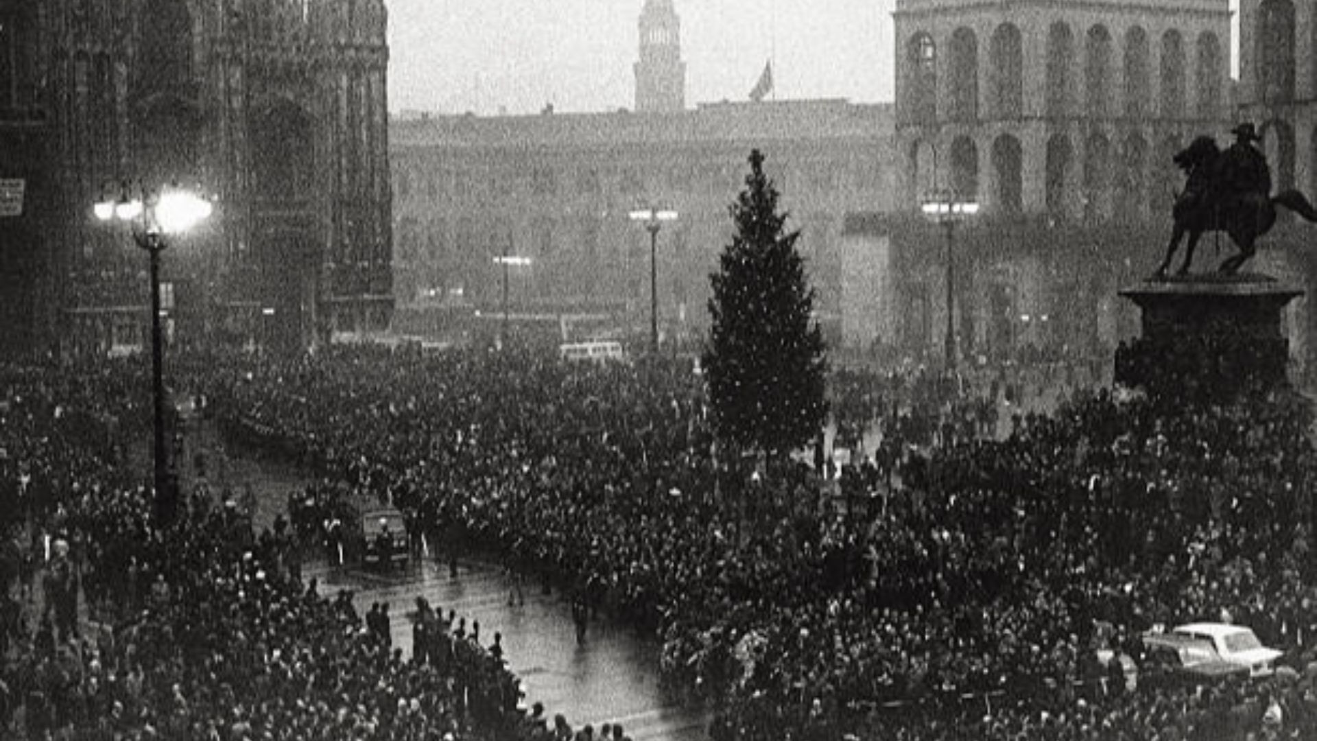 File:Funerals Of The Victims Of The Piazza Fontana Bombing.jpg