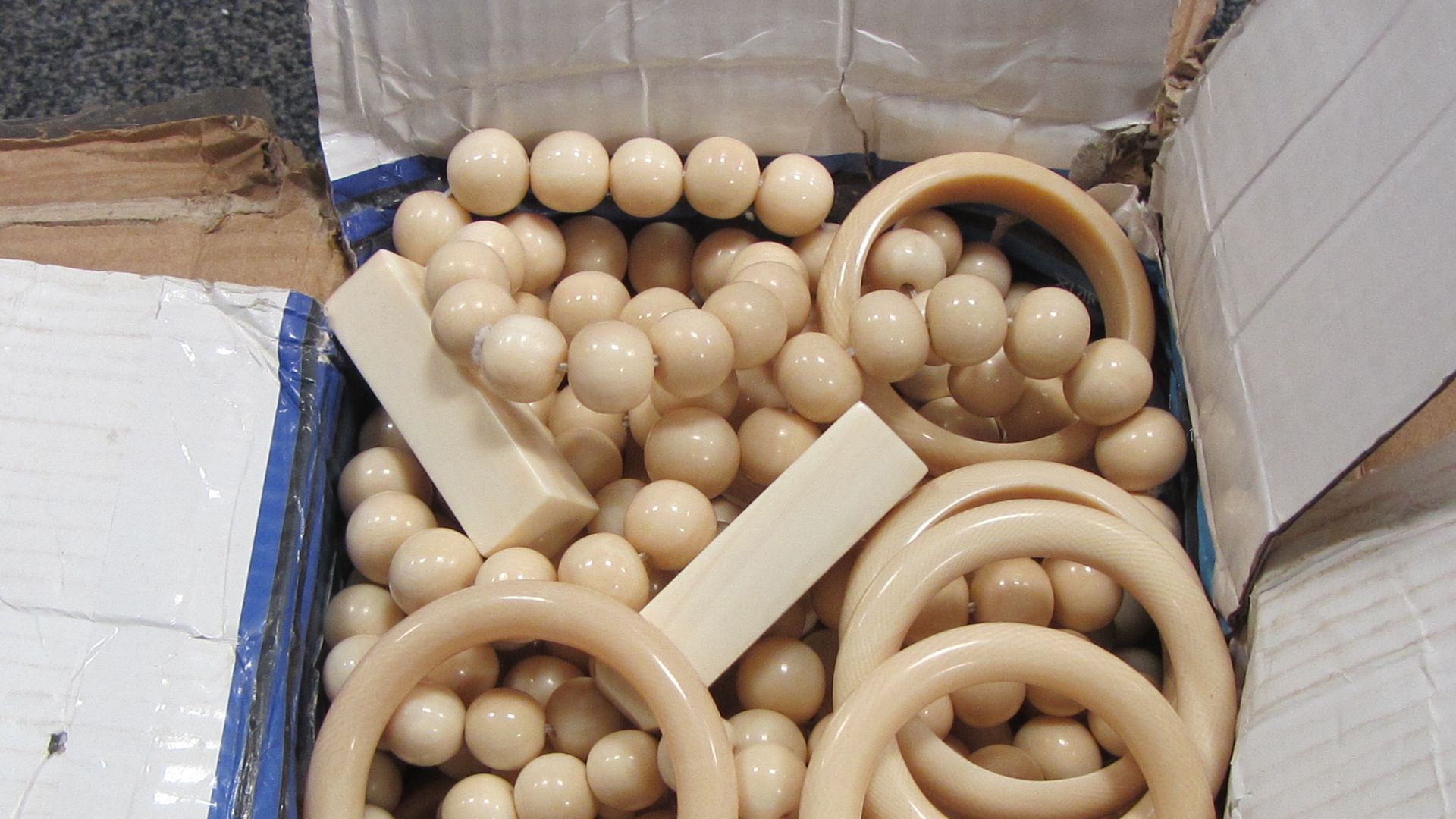 File:Seized- ivory at Heathrow (7751723834).jpg