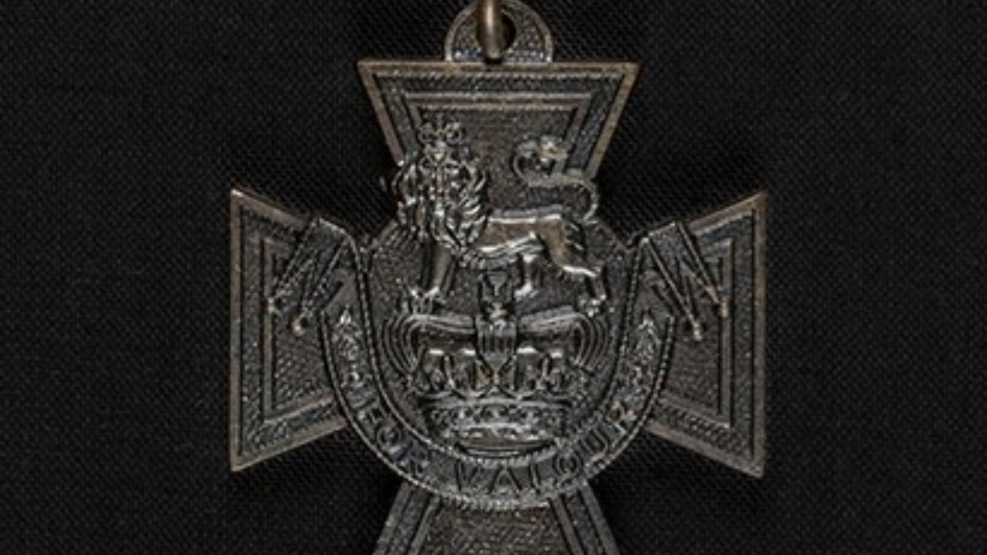 File:Victoria Cross (cropped).jpg