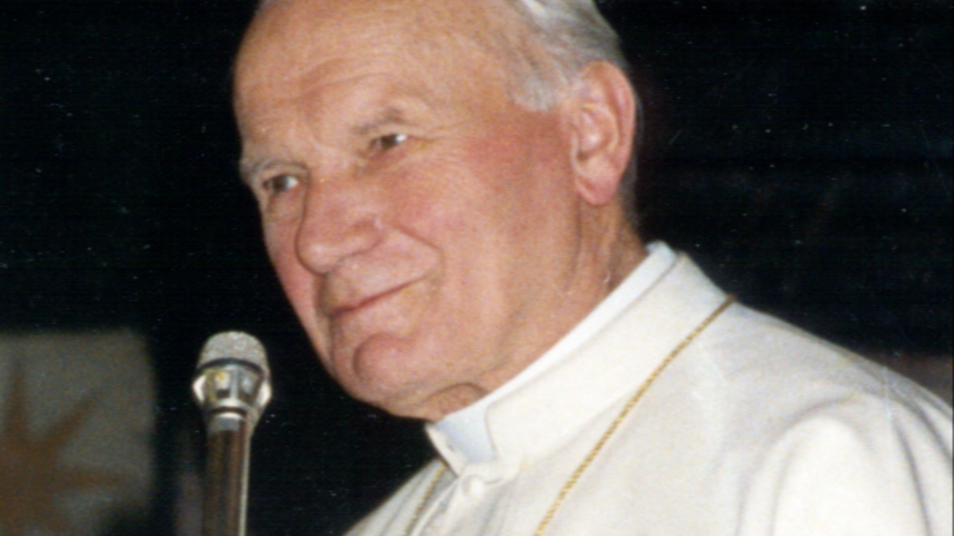 File:George H W Bush and Pope John Paul II (cropped).jpg