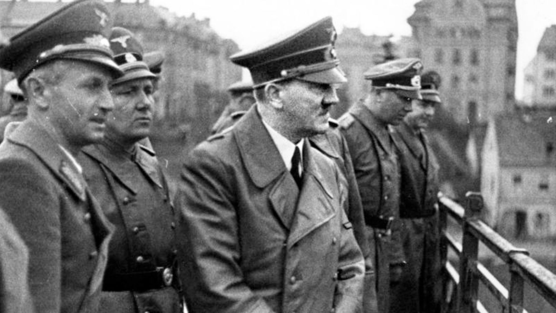 File:Bundesarchiv Bild 121-0723, Marburg-Drau, Adolf Hitler.jpg